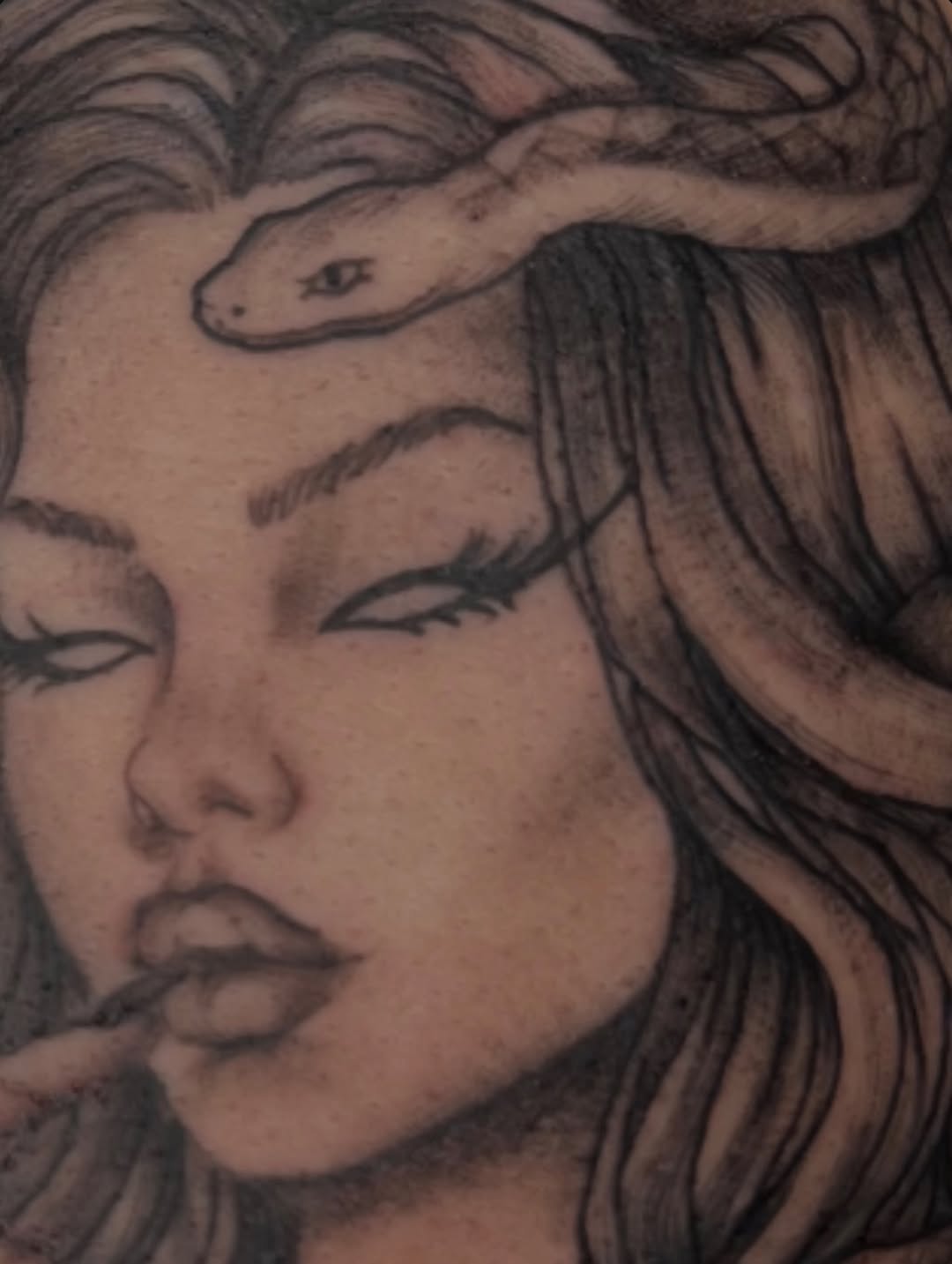 Tattoo by @xlynaeink — black_and_grey, realism