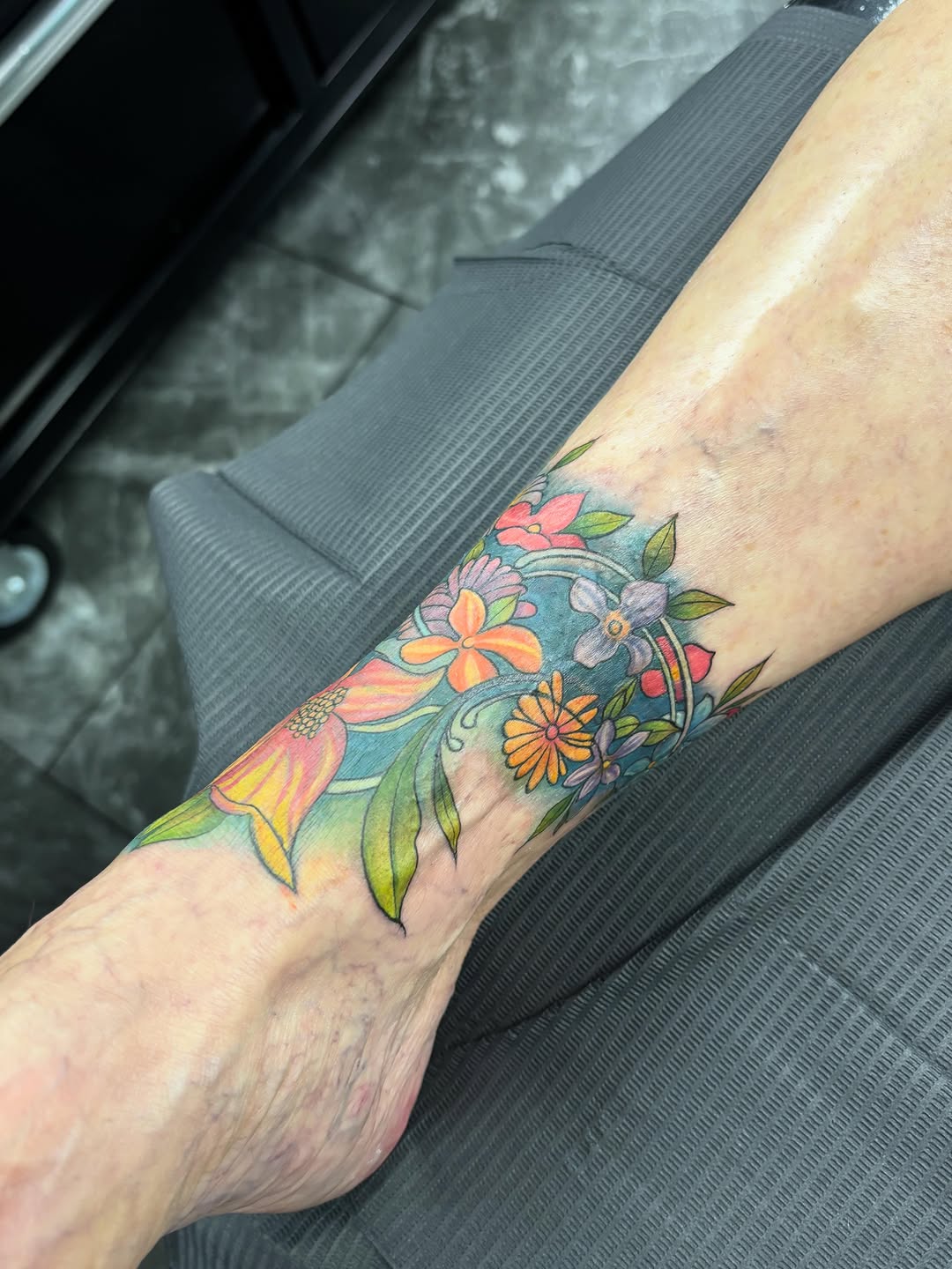 Tattoo by @jennyyyyflores โ watercolor, illustrative