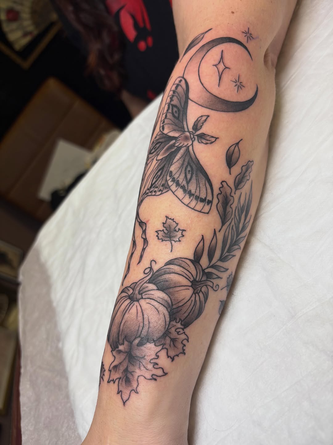Tattoo by @gia.tattoos β black_and_grey, fine_line