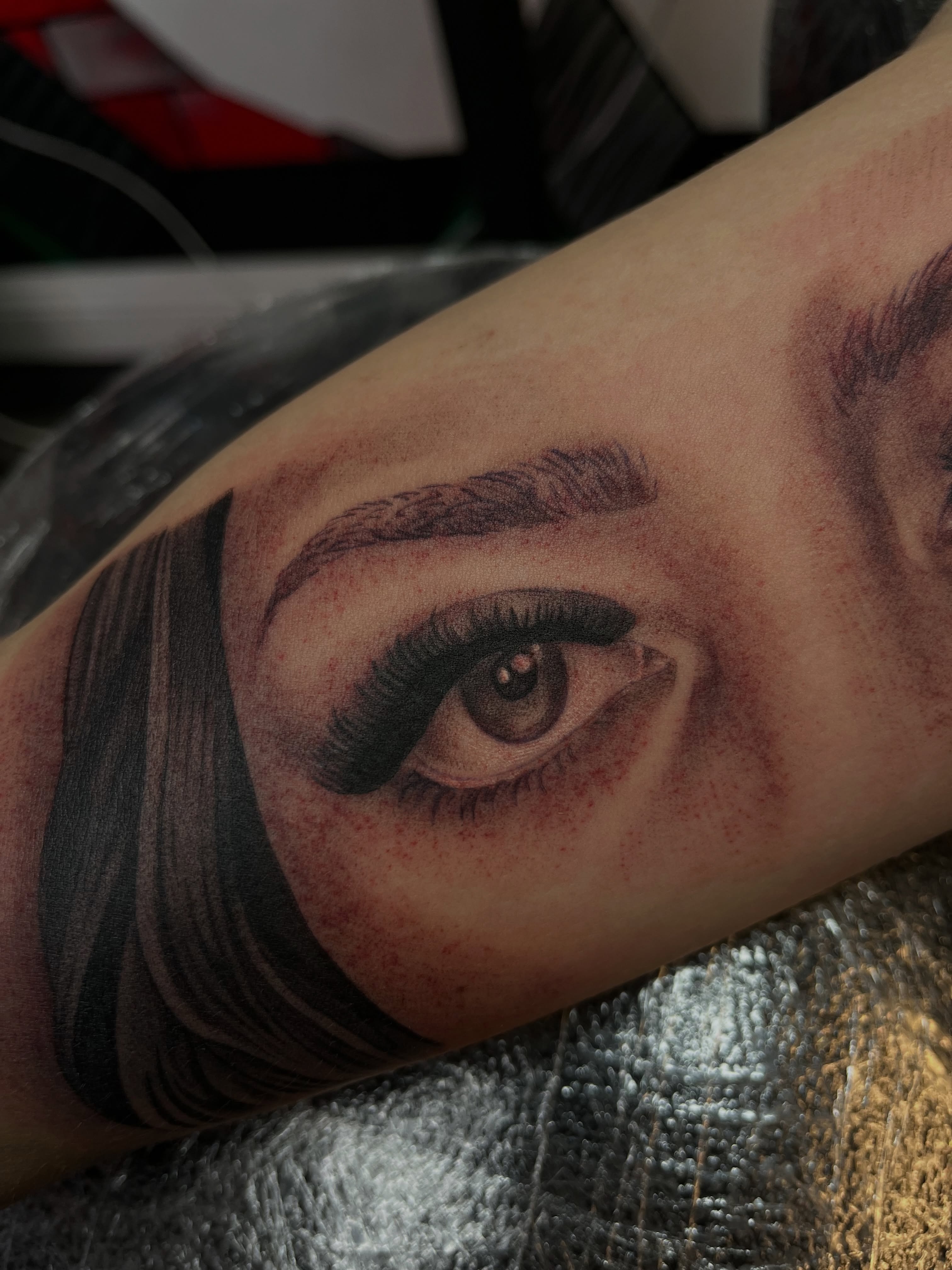 Eye realism tattoo on the forearm by Kwete Tatuajes