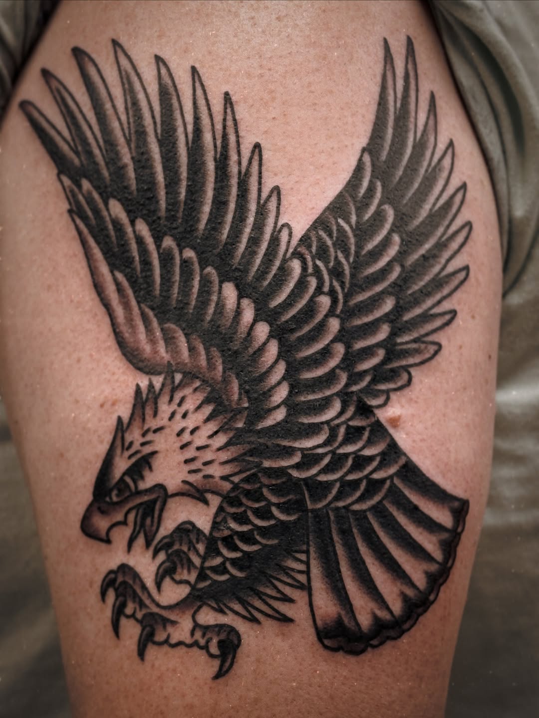 Tattoo by @losgonzaleztattoo — american_traditional, black_and_grey