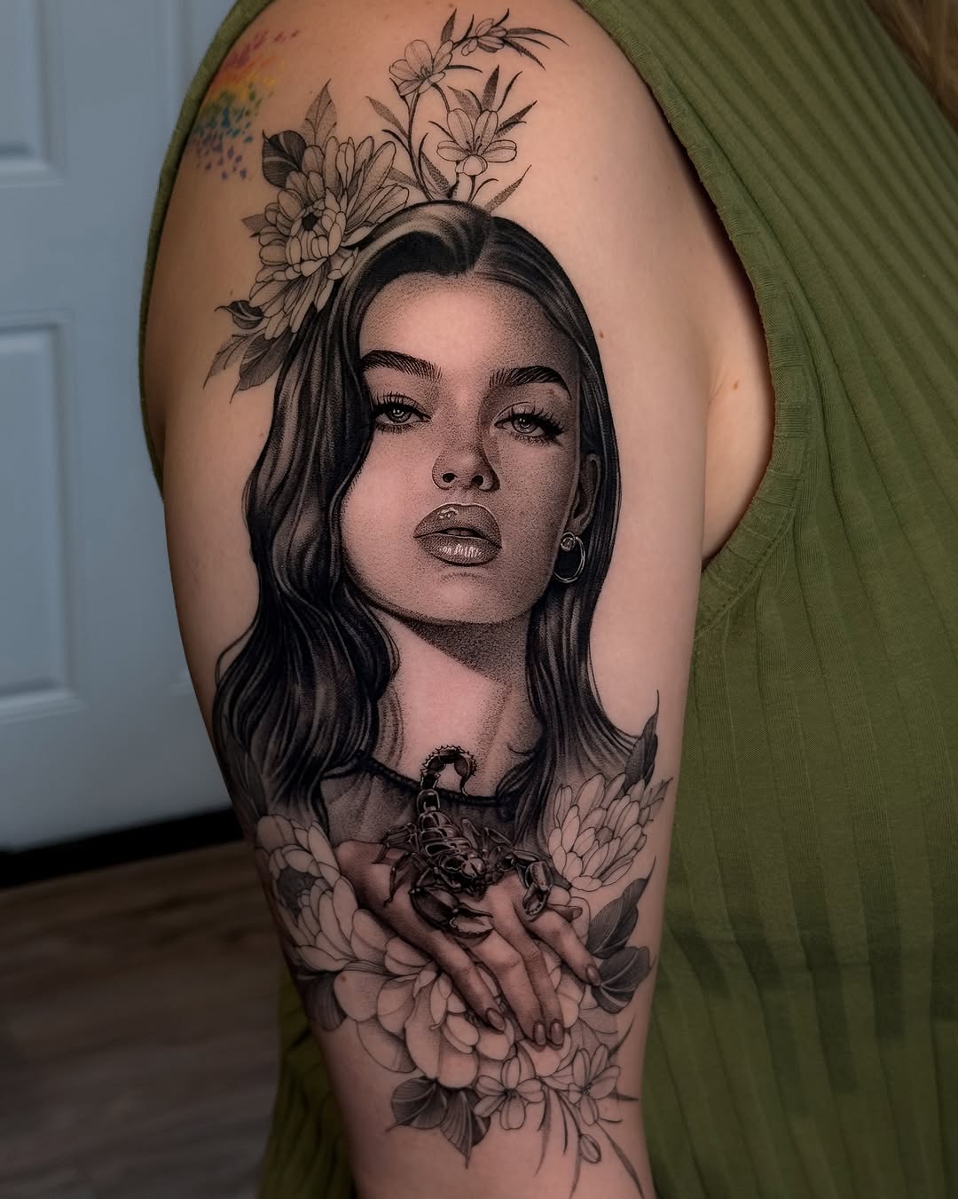 Woman with scorpion and flowers realism tattoo on the shoulder by ♡ 𝕍𝕚𝕔𝕥𝕠𝕣𝕚𝕒 ℍ𝕠𝕝𝕞𝕖𝕤 ♡, Avon, Ohio