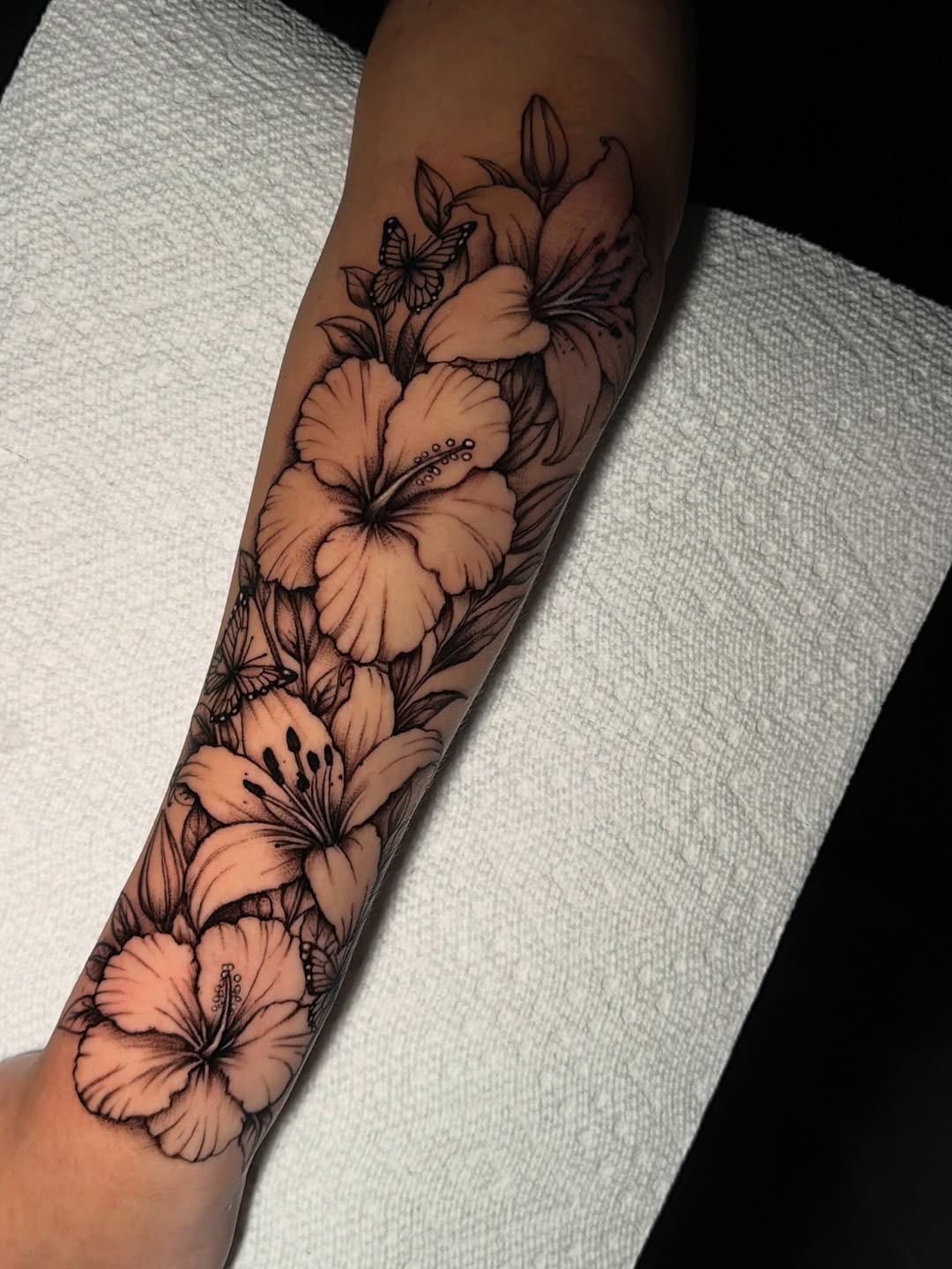 Tattoo by @moni.ca_tattoos — black_and_grey, realism