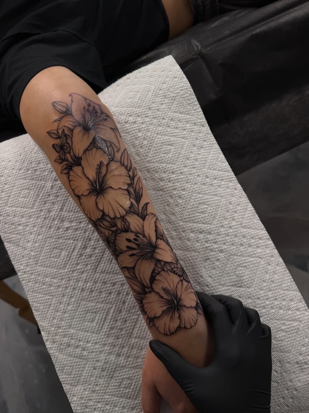 Tattoo by @moni.ca_tattoos — black_and_grey, realism