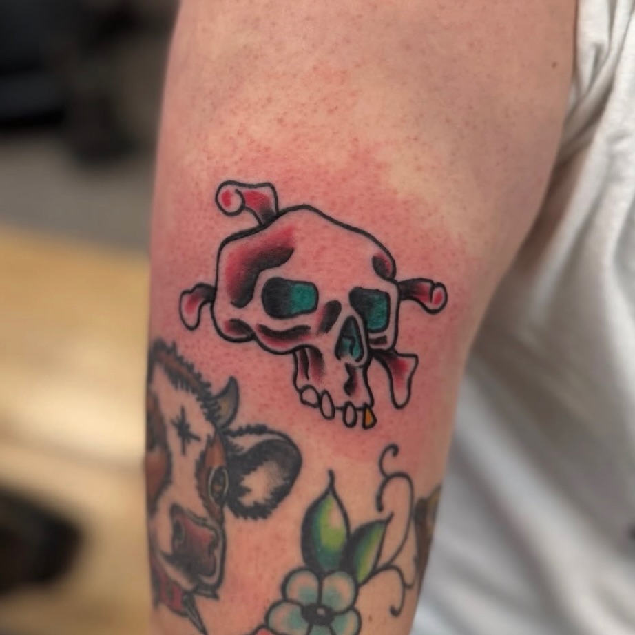 Tattoo by @kustomhustletattoo — american_traditional