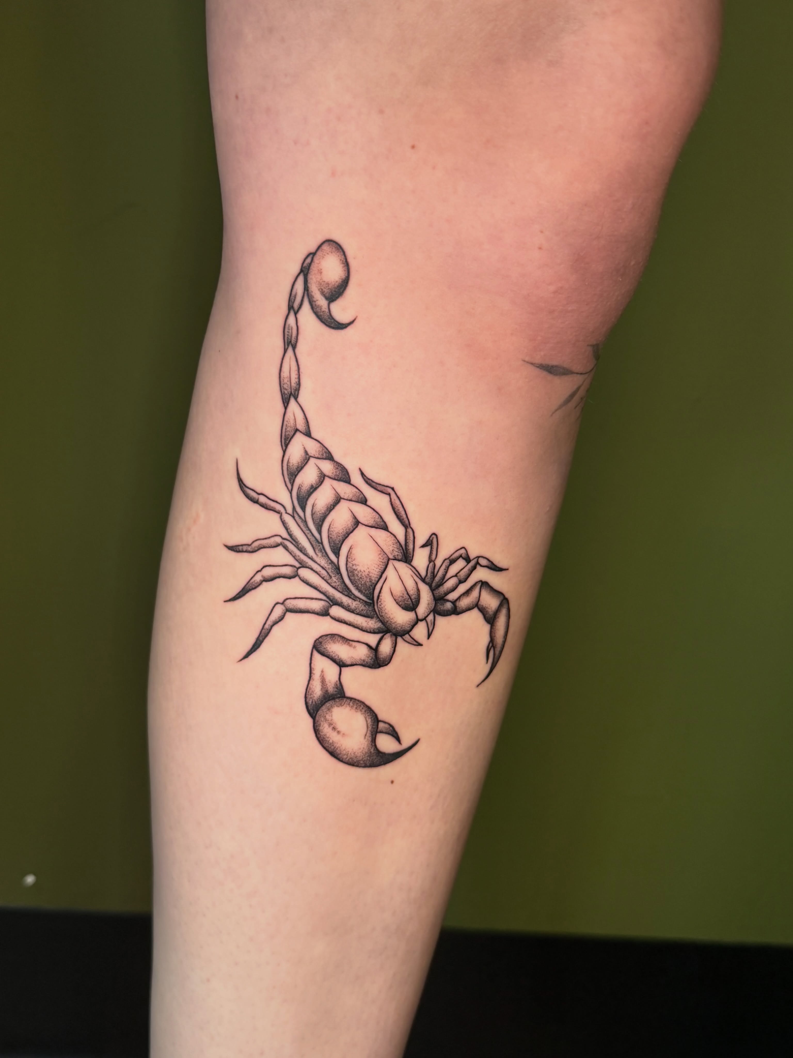 Tattoo by @sumsumtattoos — black_and_grey