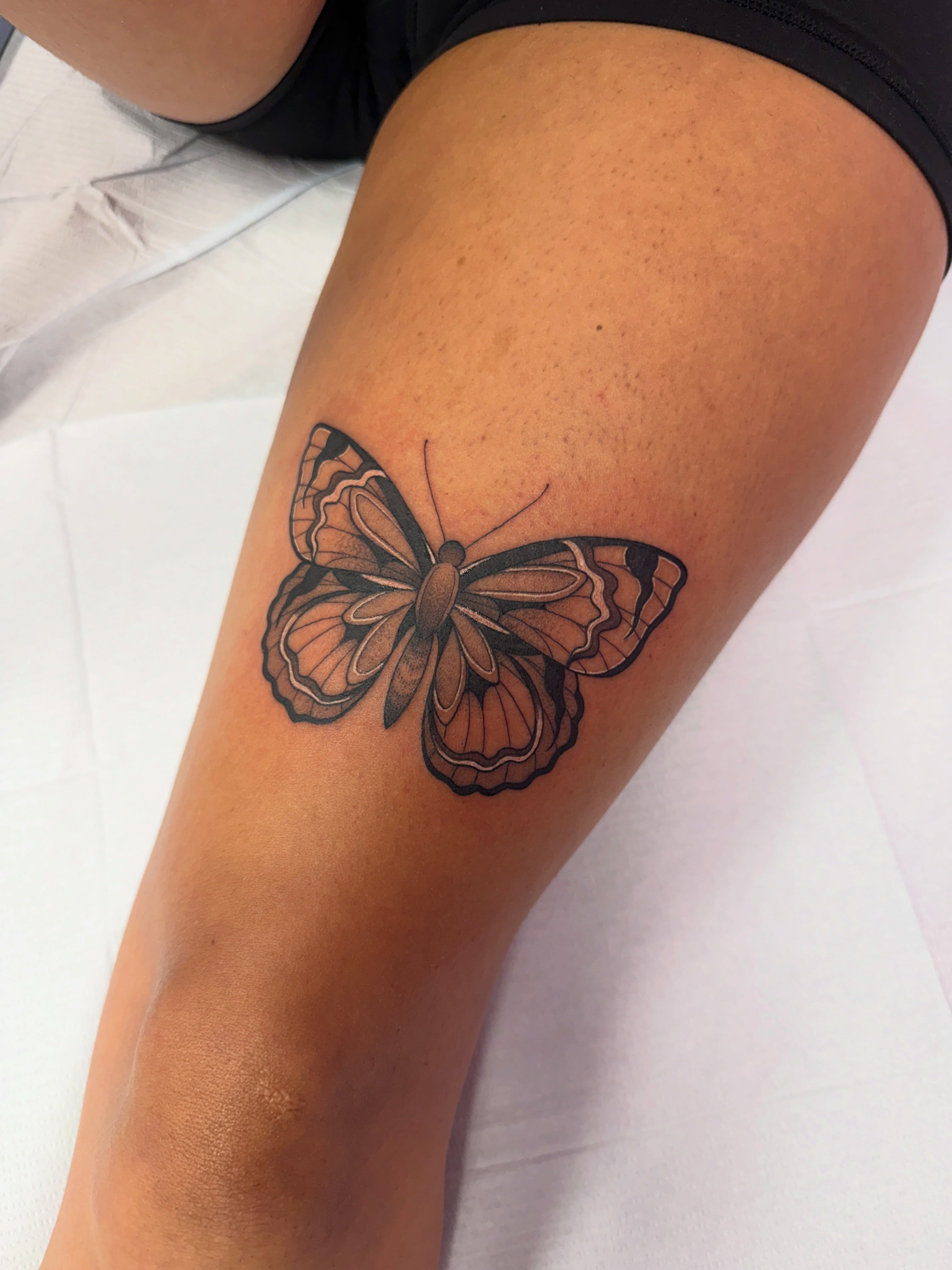Tattoo by @lilindigotattoo โ realism