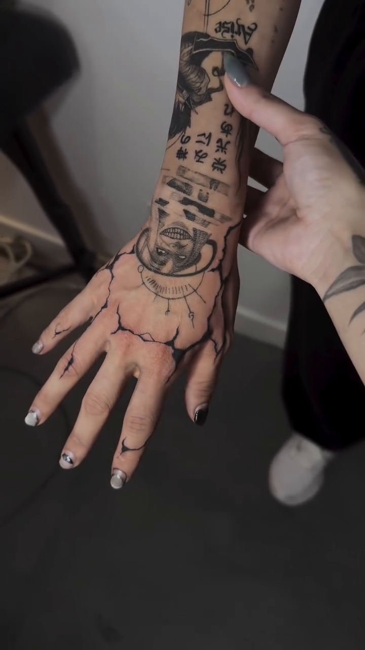 Tattoo by @kaelynreneart — black_and_grey, realism