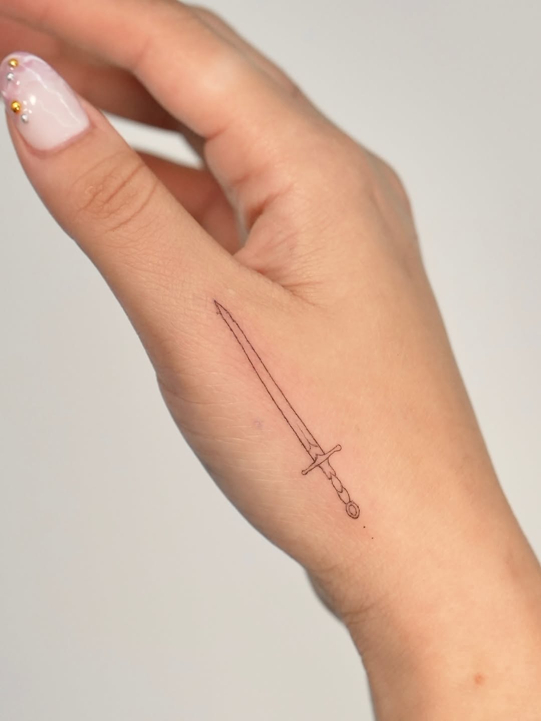 Tattoo by @moni.tattoos β fine_line, minimalist