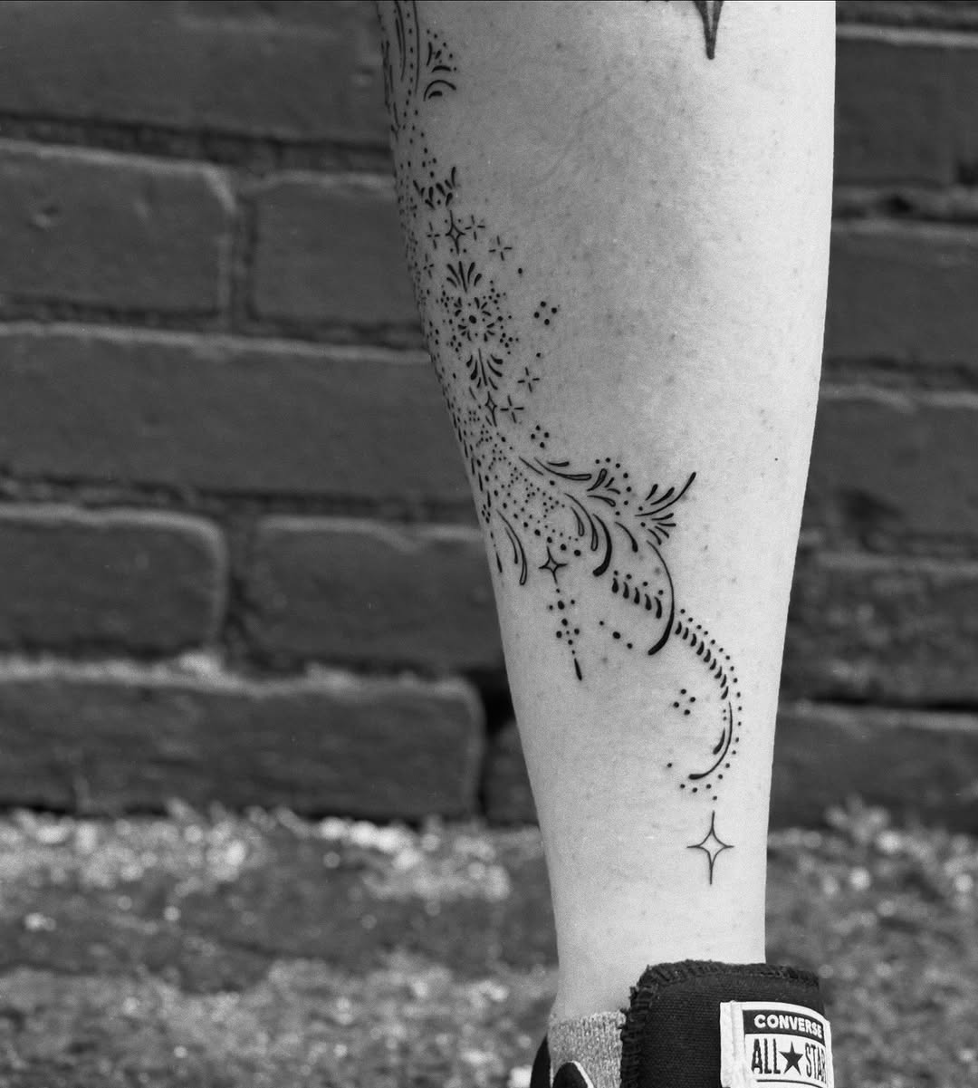 Tattoo by @curbsidetats — dotwork, fine_line