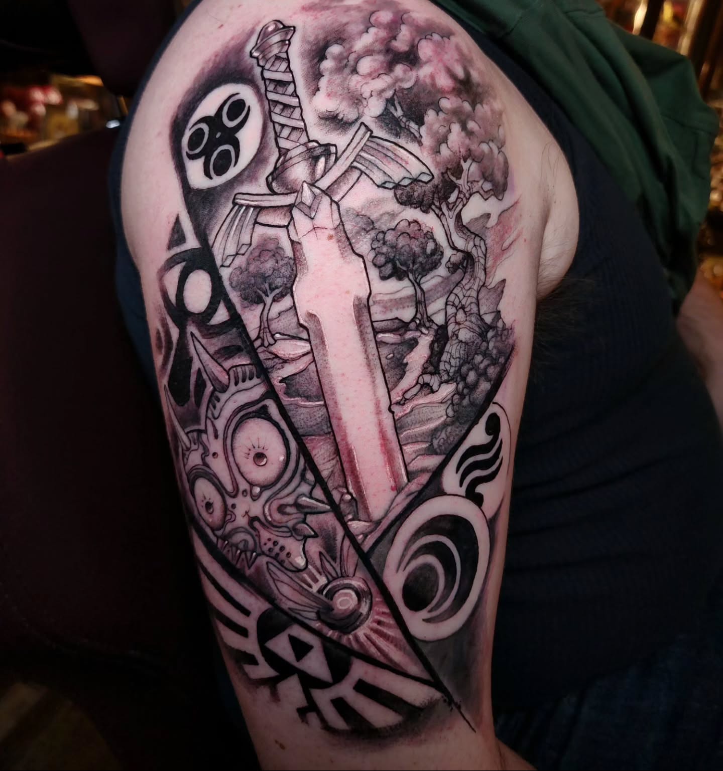 Tattoo by @401tattoo — black_and_grey, geometric