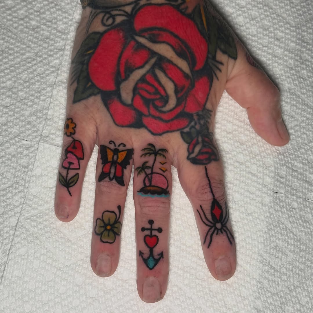 Tattoo by @freezedriedrainbow โ american_traditional