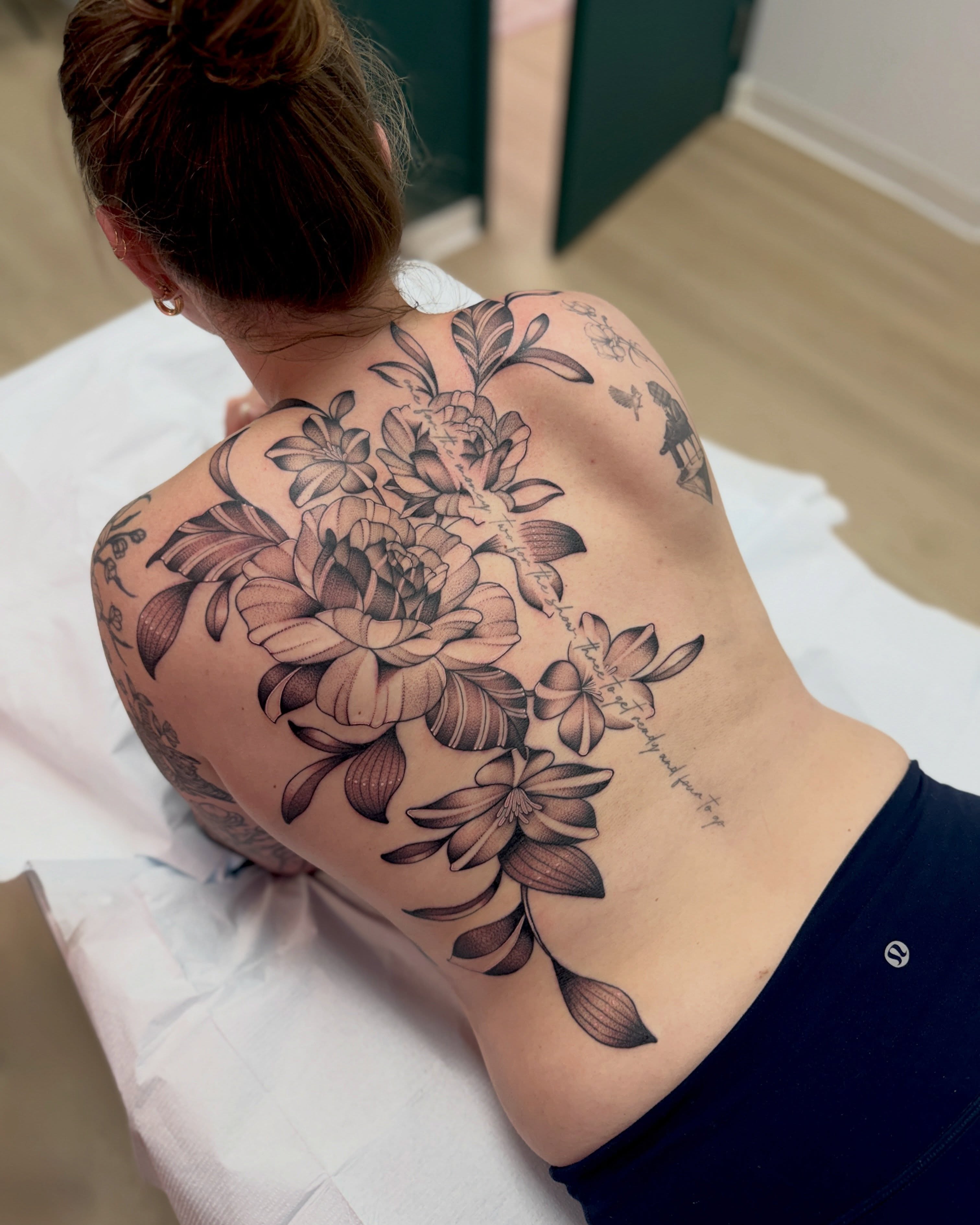 Tattoo by @lilindigotattoo โ black_and_grey