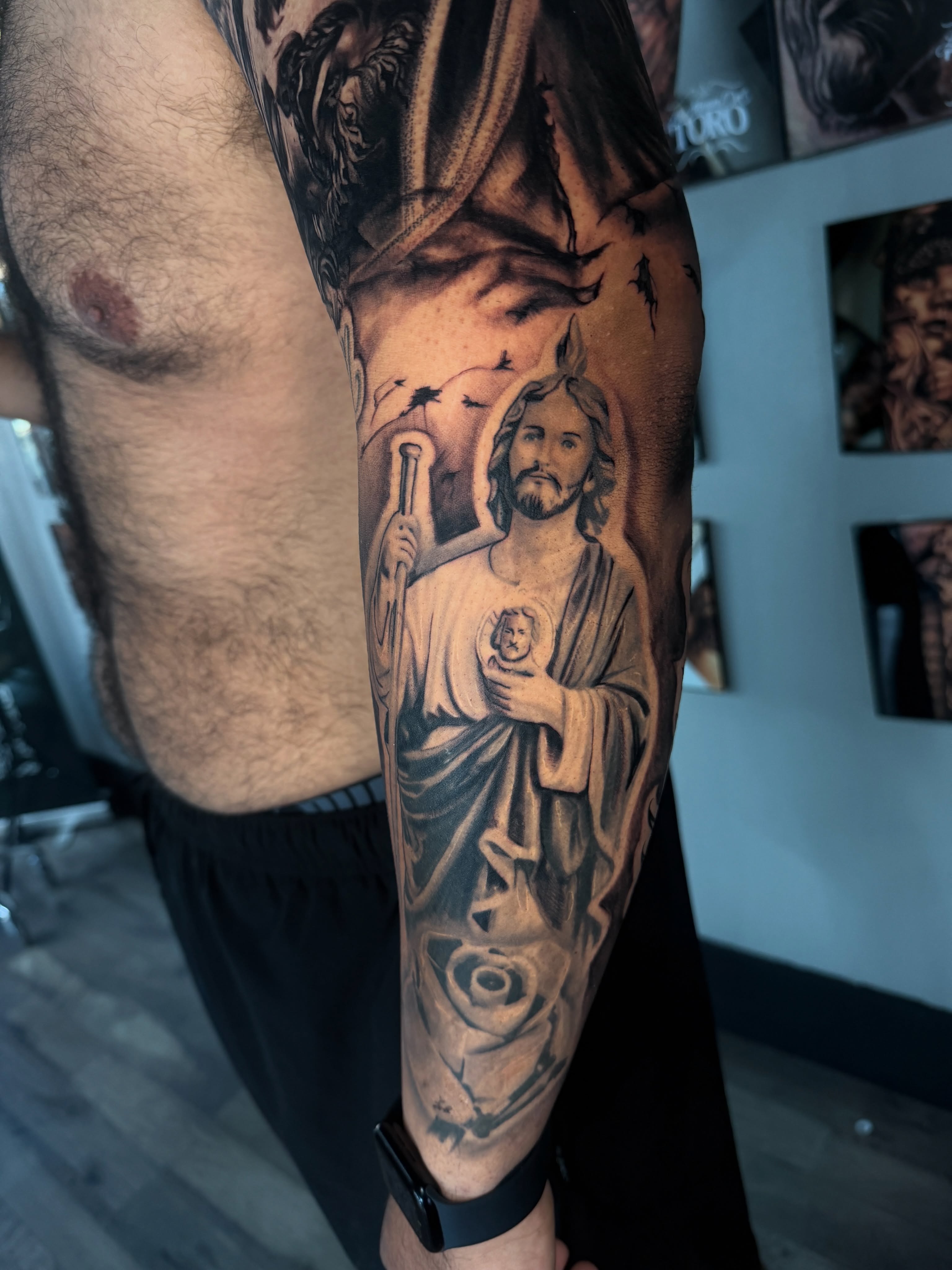 Tattoo by @lasmanosdeltoro — black_and_grey, realism