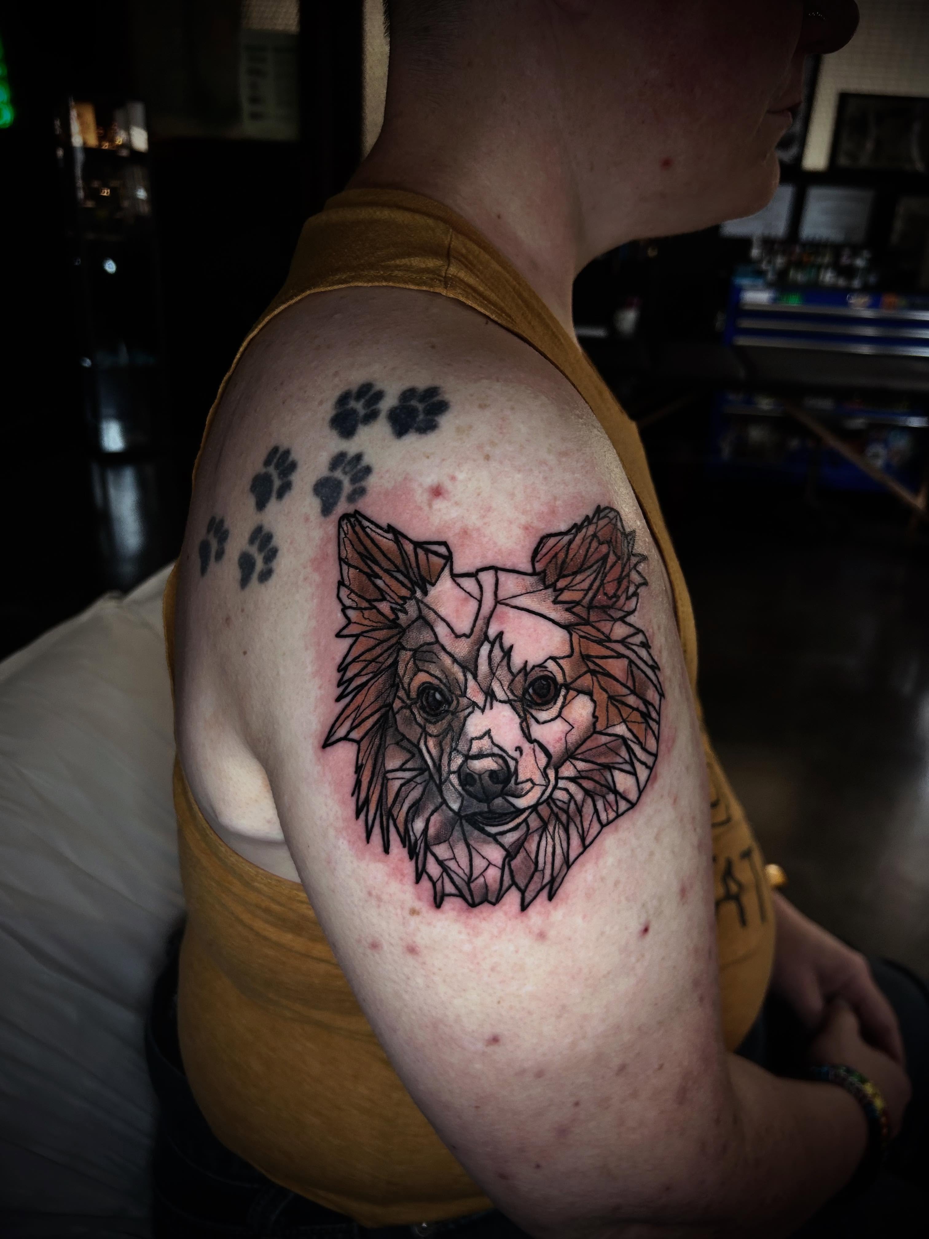 Tattoo by @carlentatooine — geometric