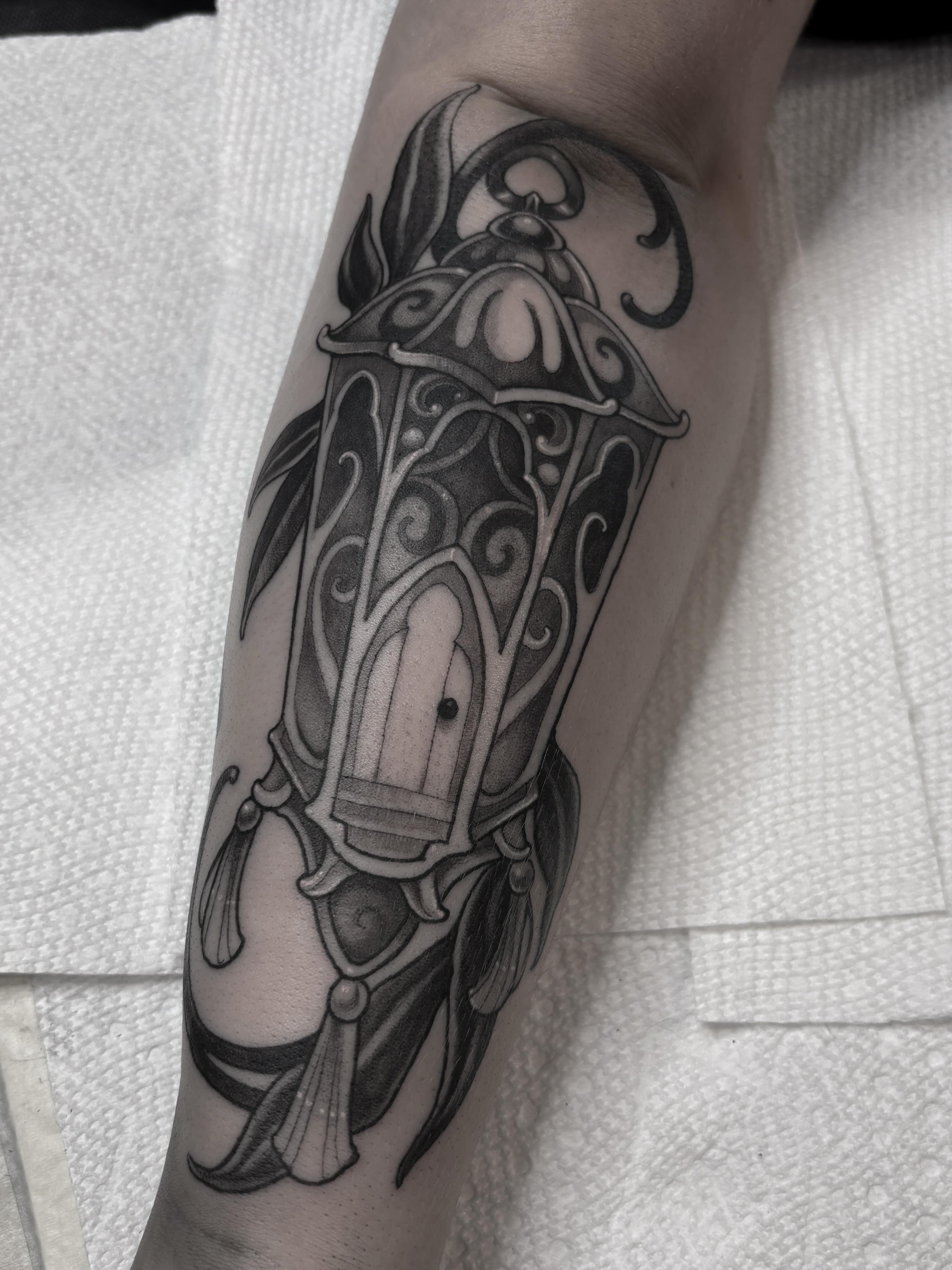 Tattoo by @fairygremlinn — black_and_grey