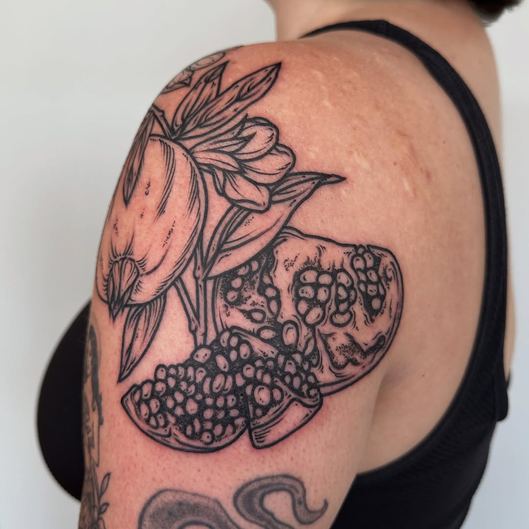 Tattoo by @rosalieocchino — black_and_grey, illustrative