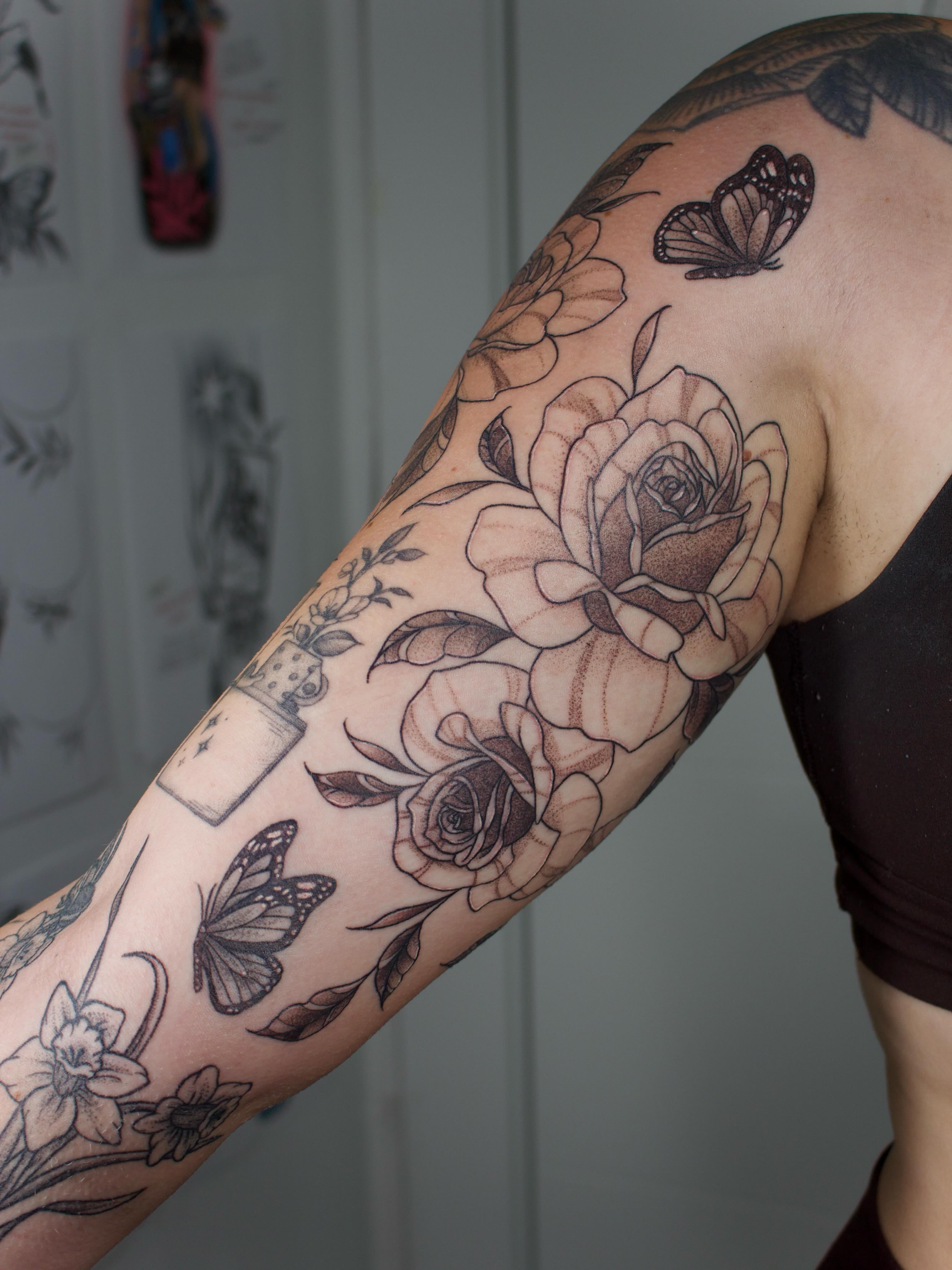 Tattoo by @julieobrientattoo — black_and_grey, realism