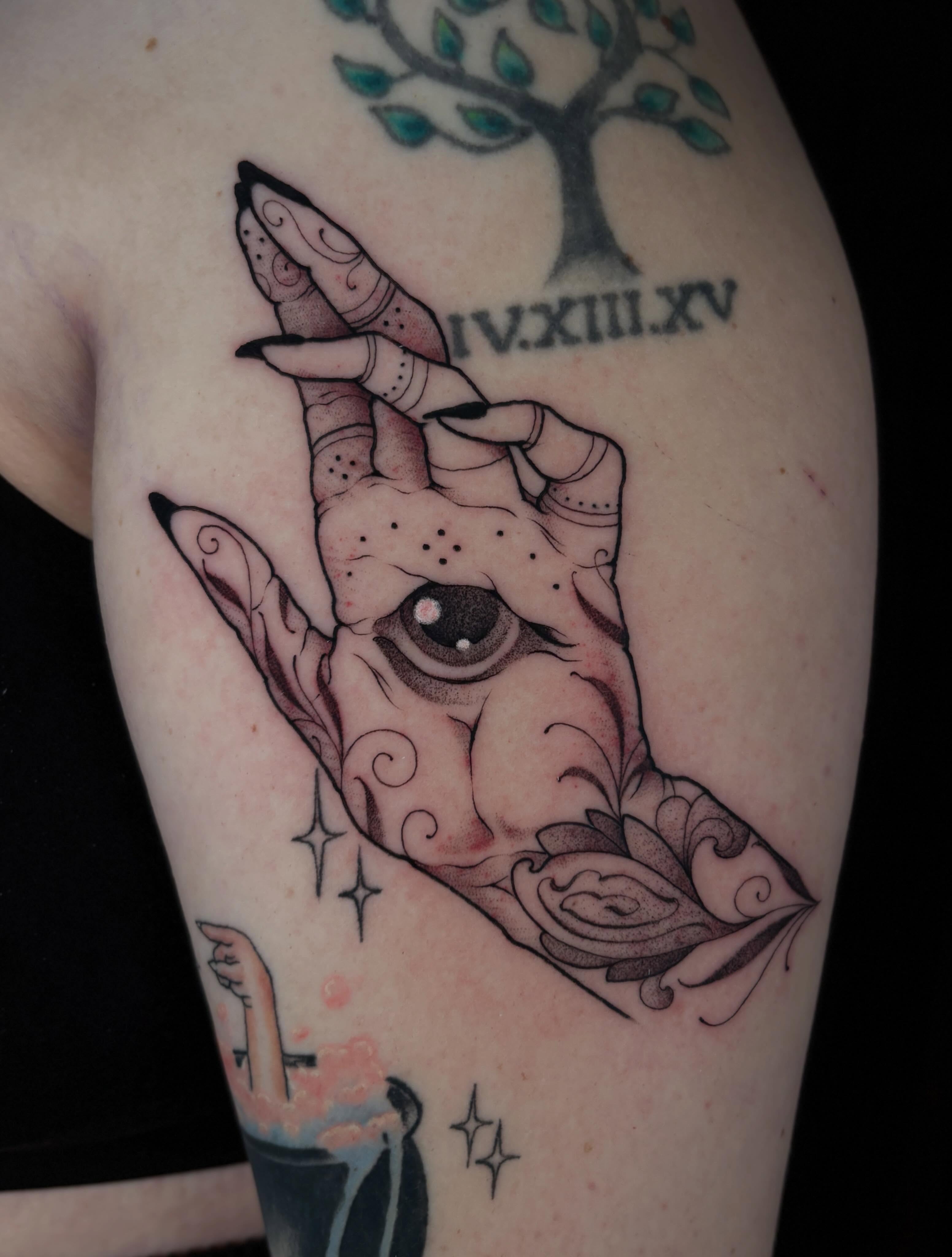 Tattoo by @izadeeg — dotwork, realism