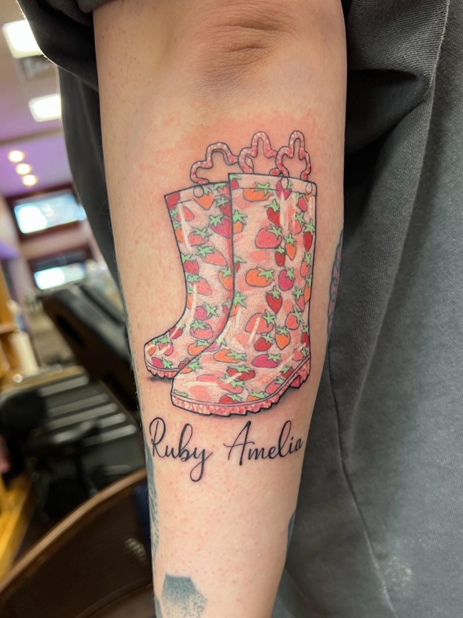 Tattoo by @lilylaurilatattoos — lettering_script, new_school