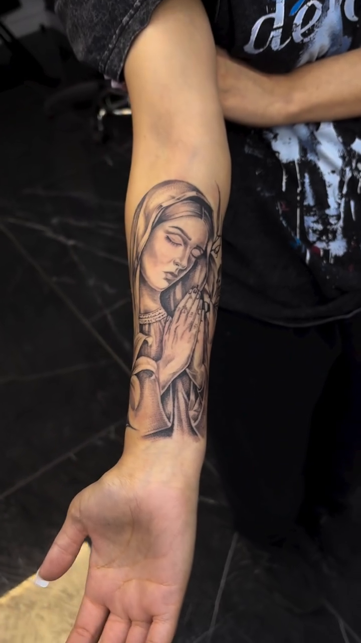 Tattoo by @prettypixieink_ β realism, black_and_grey