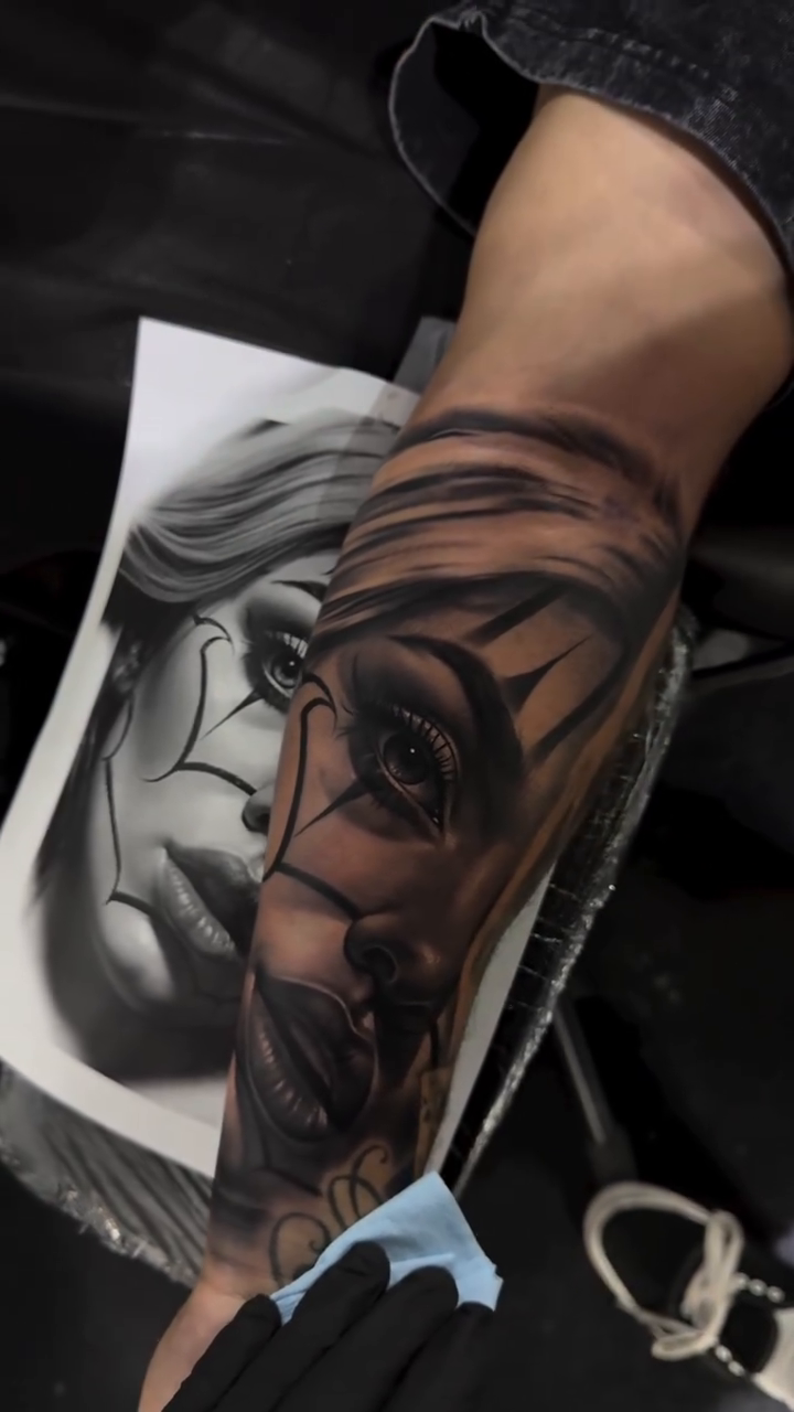 Tattoo by @tattoo_beez — black_and_grey, realism