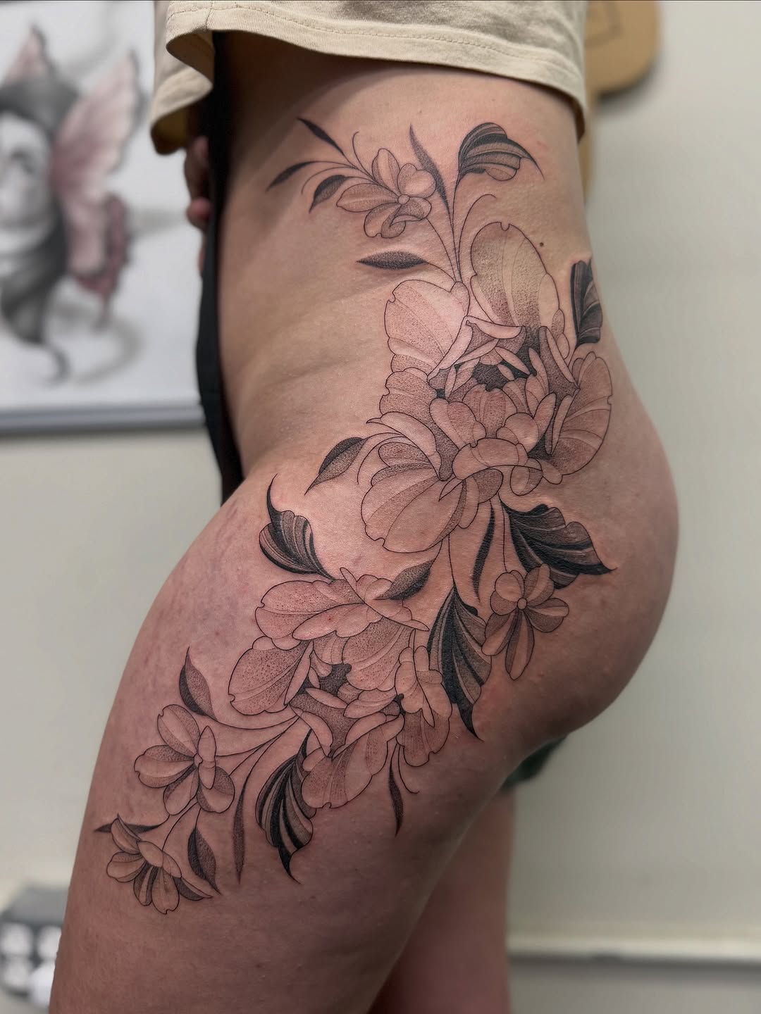Tattoo by @lilianayaneth — fine_line, dotwork