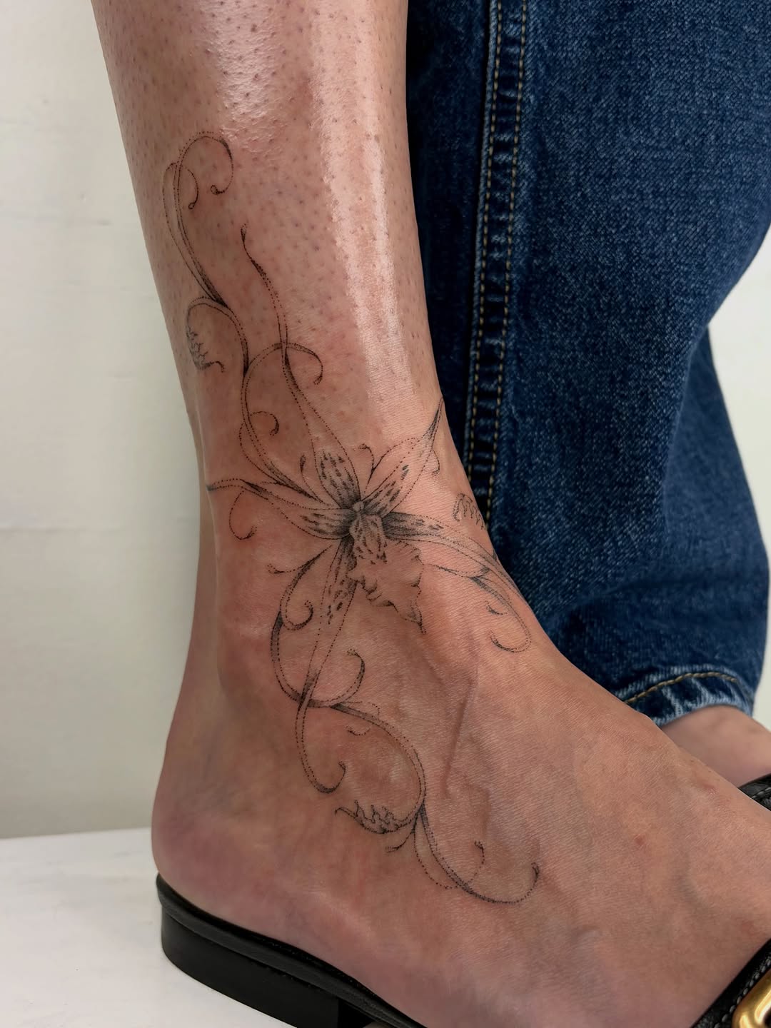 Tattoo by @stabzzz333 โ fine_line, dotwork
