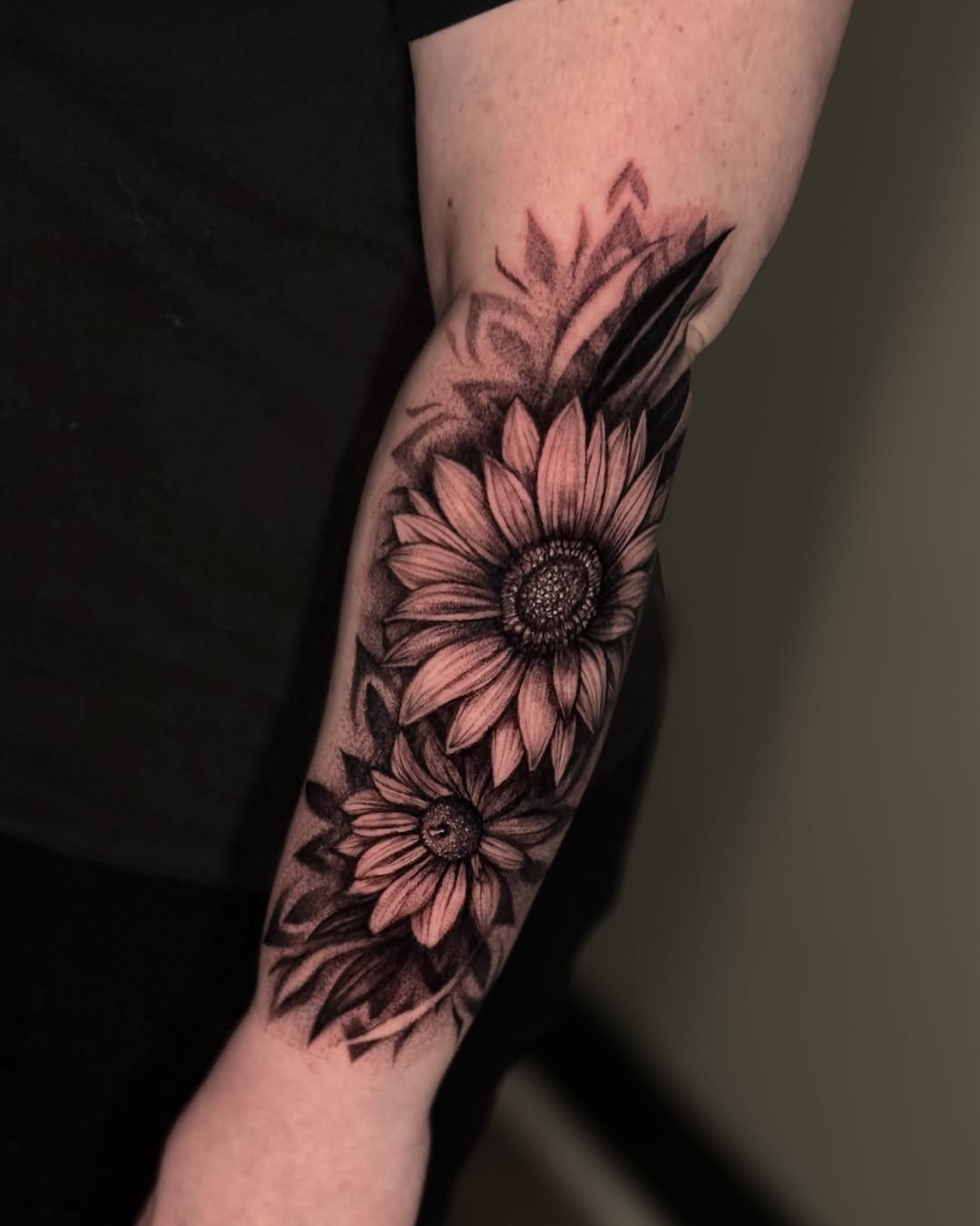Tattoo by @fernando_tattoos — black_and_grey, realism