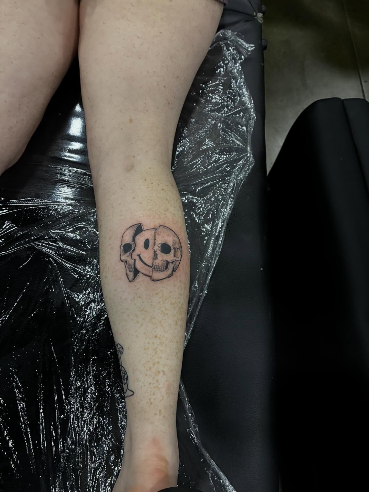 Tattoo by @unobhmg — black_and_grey