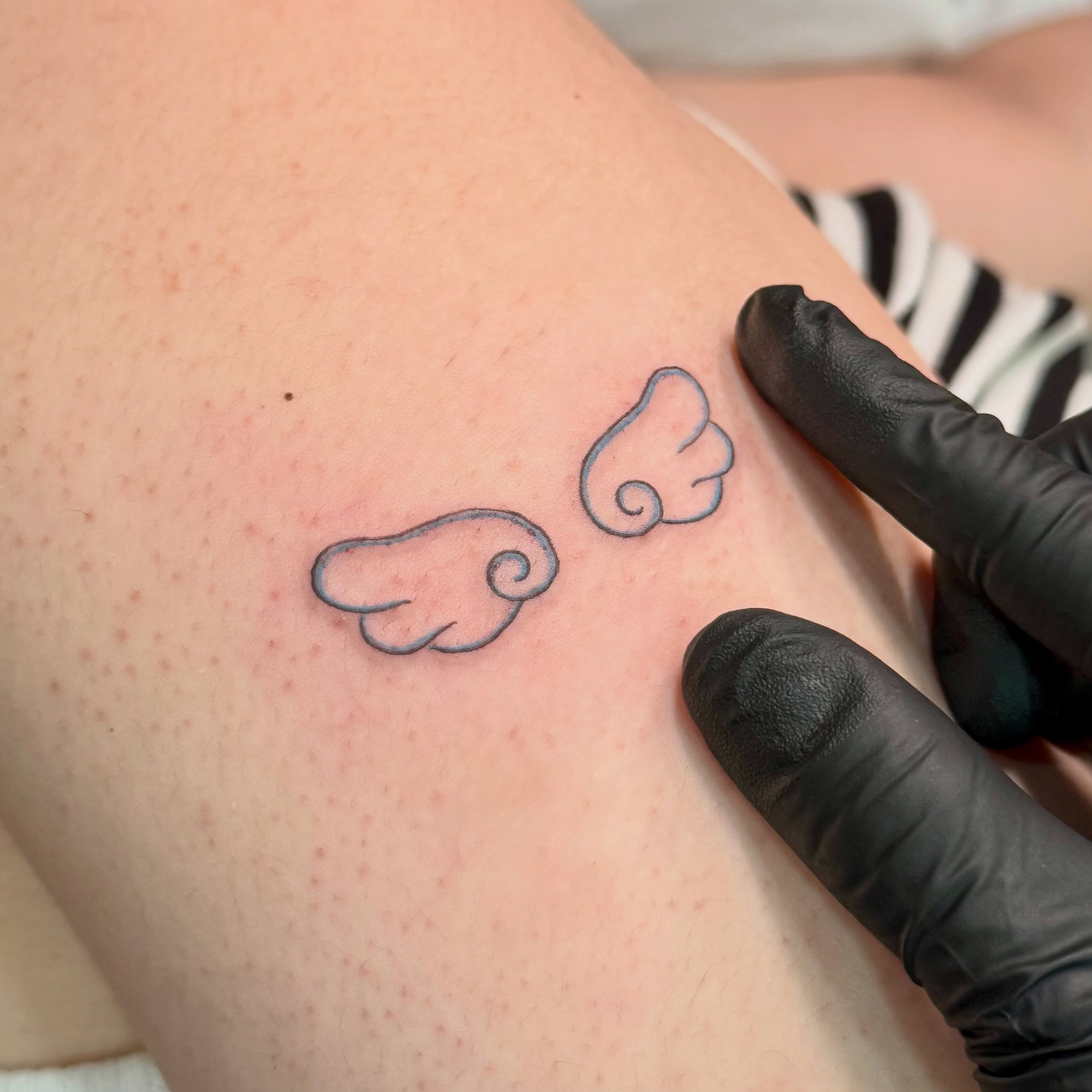 Tattoo by @maru_ttttt — minimalist