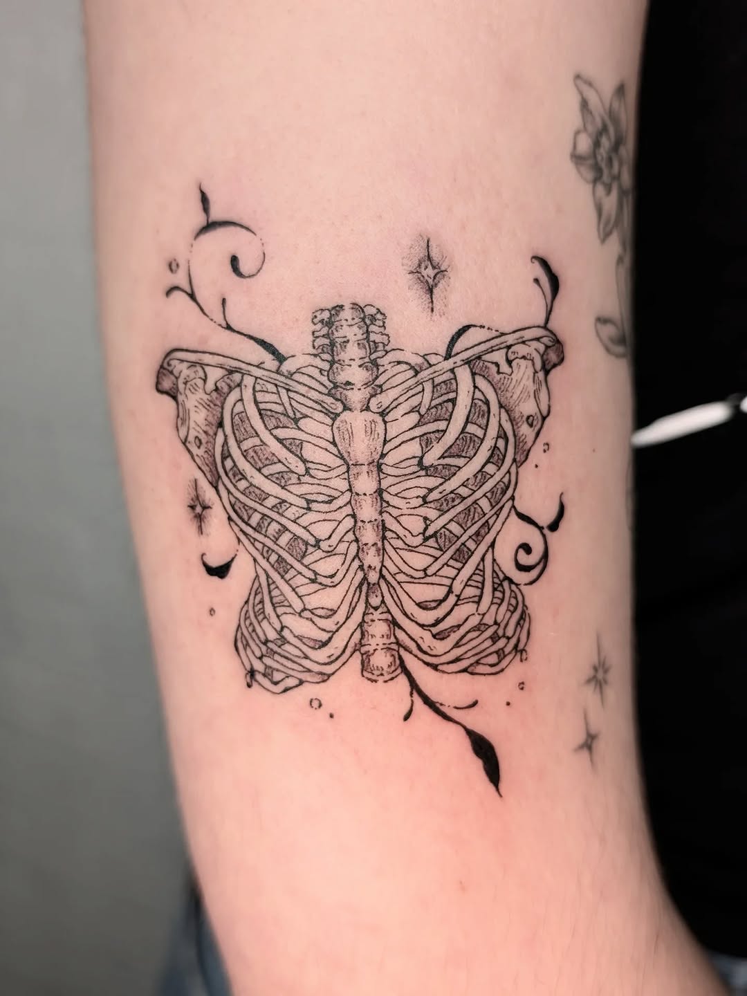 Tattoo by @milagujastattoo — fine_line, blackwork