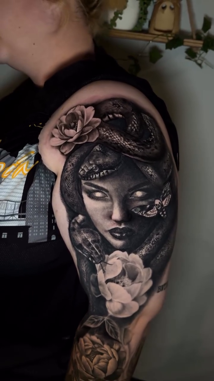 Tattoo by @katherinatattoos โ black_and_grey, realism