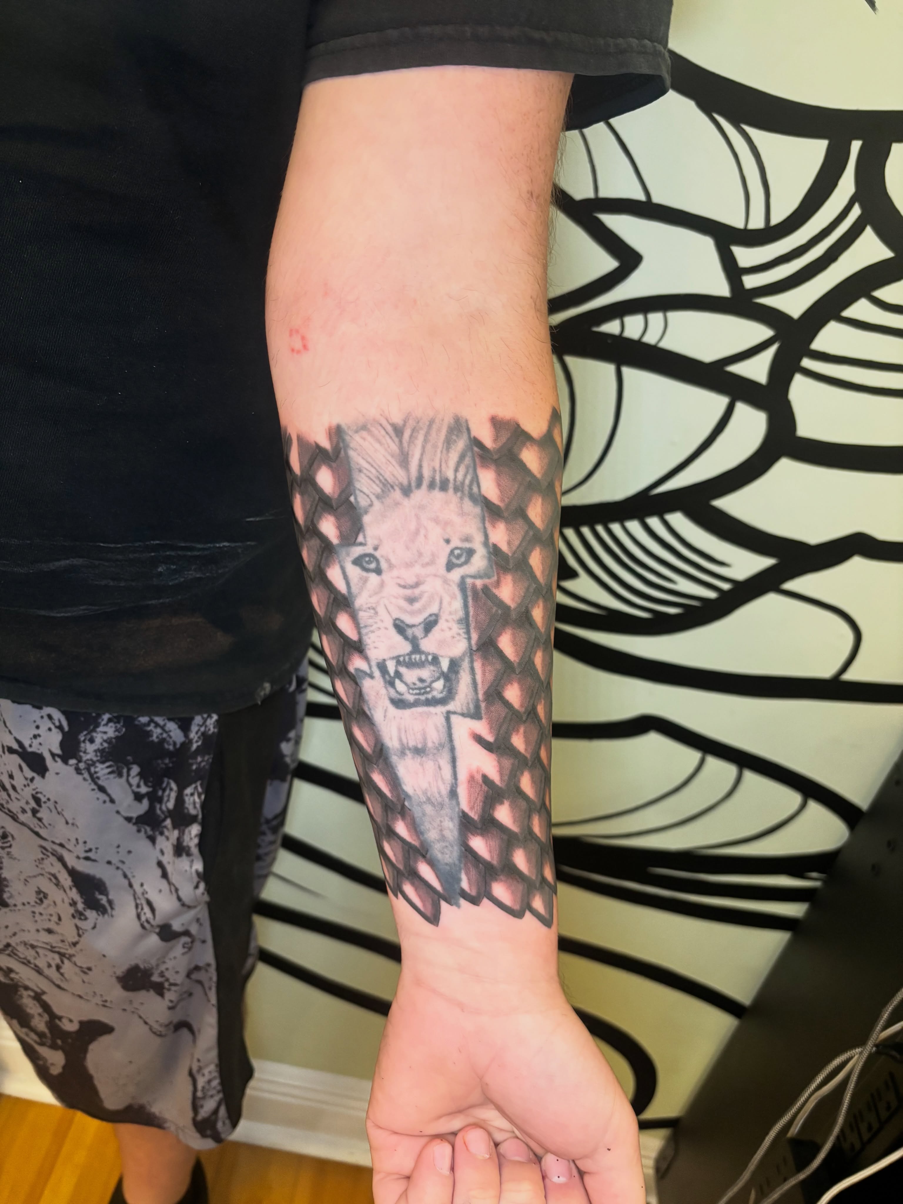 Tattoo by @_fergie_ferg — black_and_grey, geometric