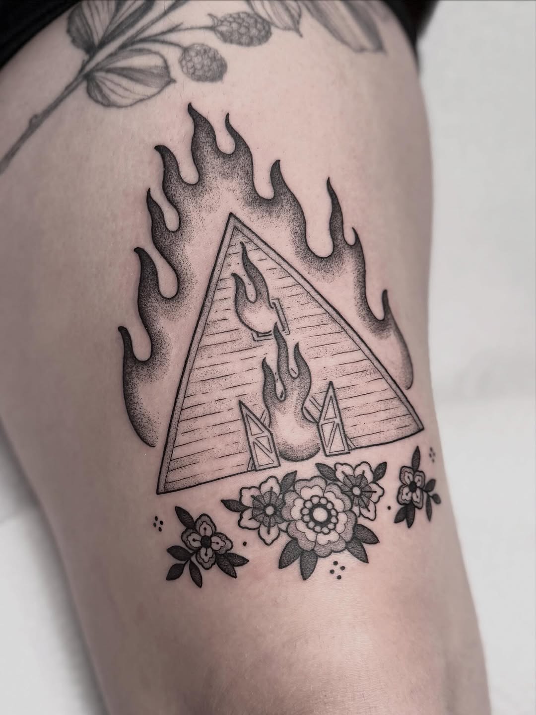 Tattoo by @anniebone_tattoo — black_and_grey, dotwork