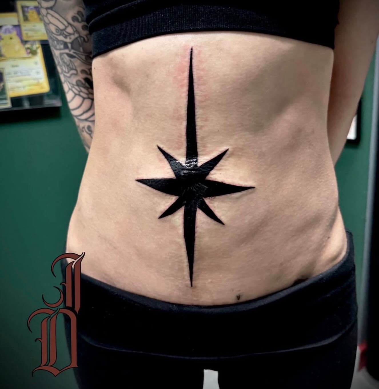 Tattoo by @bodybardeluxe β geometric