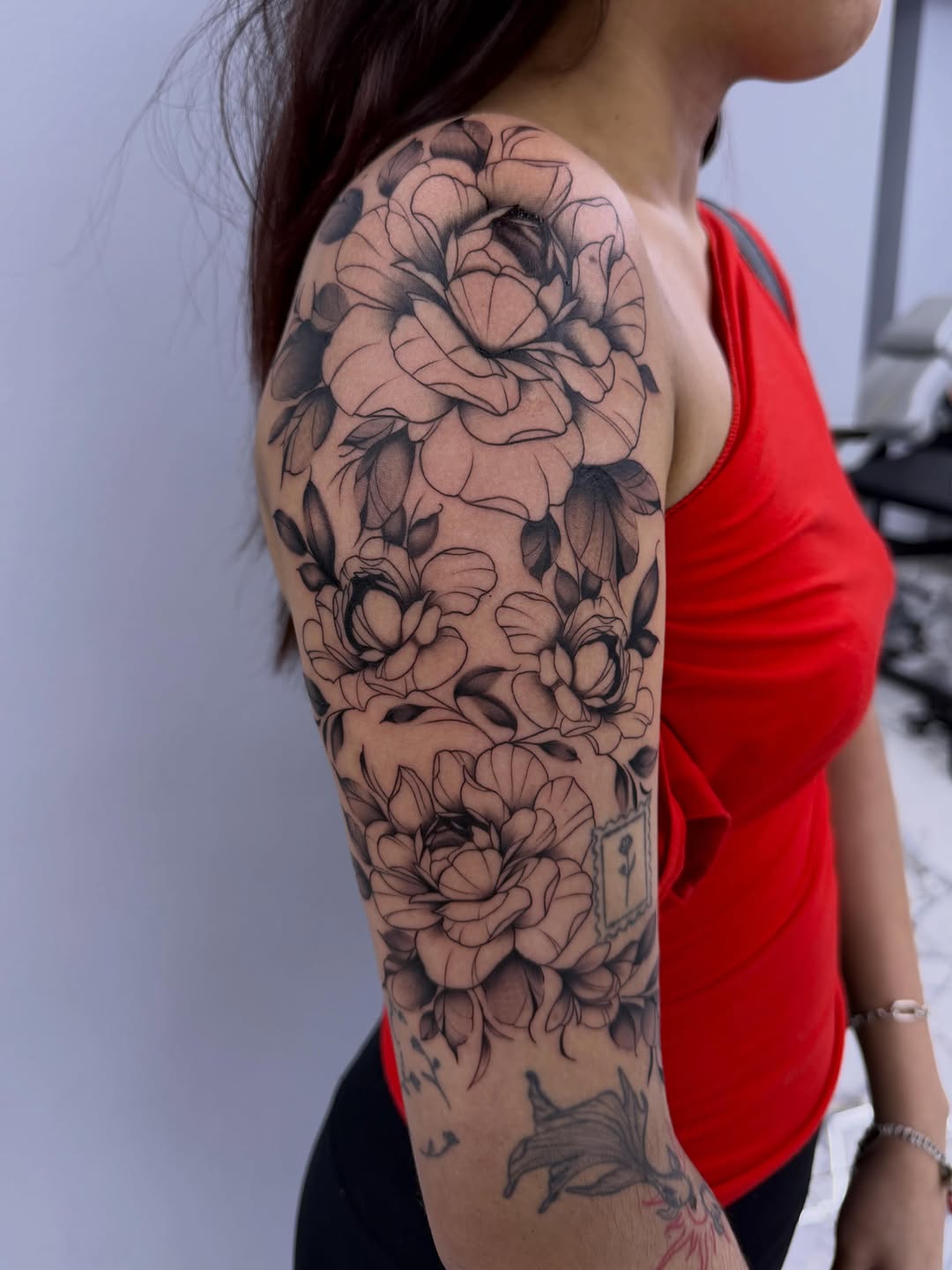 Tattoo by @gabsthegeminii โ black_and_grey, fine_line