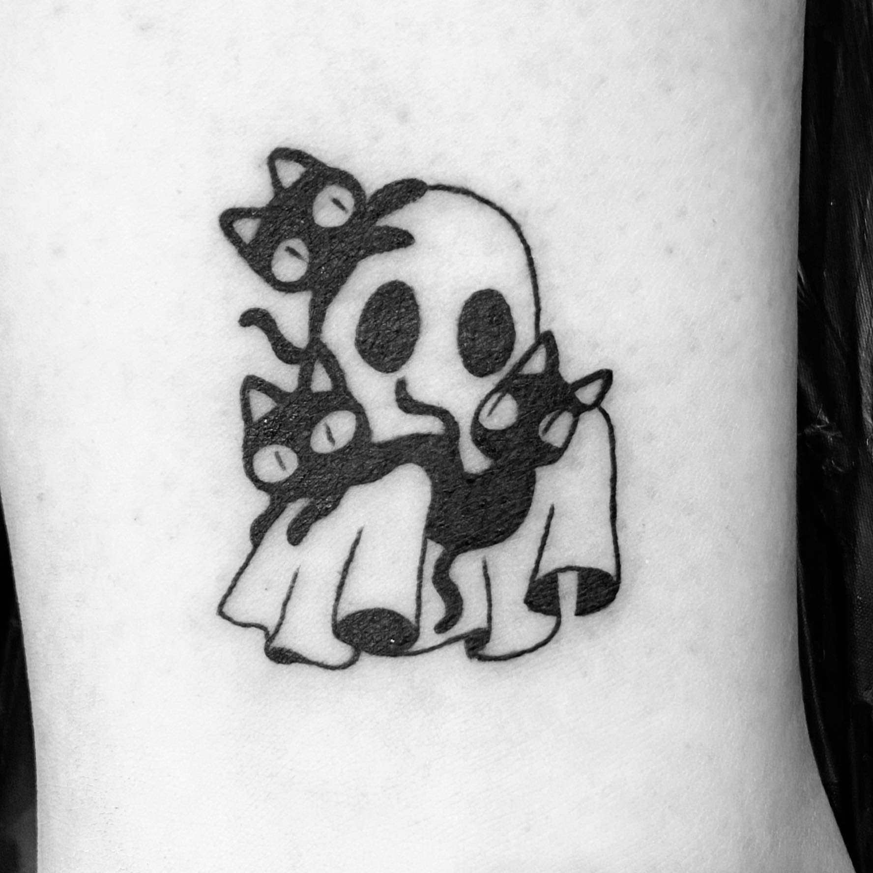Tattoo by @tattooartist_rileyalexander — black_and_grey
