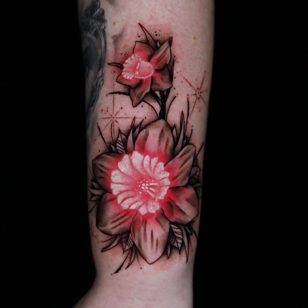 Flowers realism tattoo on the forearm by Cuda