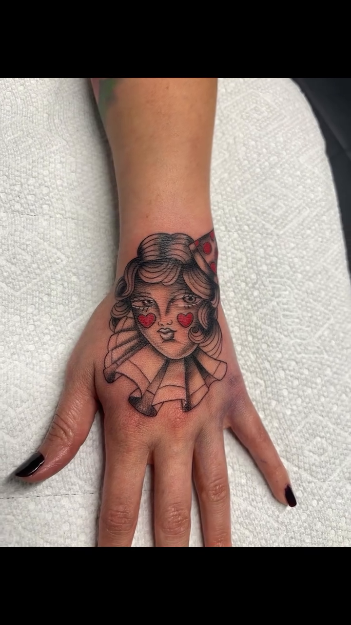 Tattoo by @_mujerdemuerte — neo_traditional