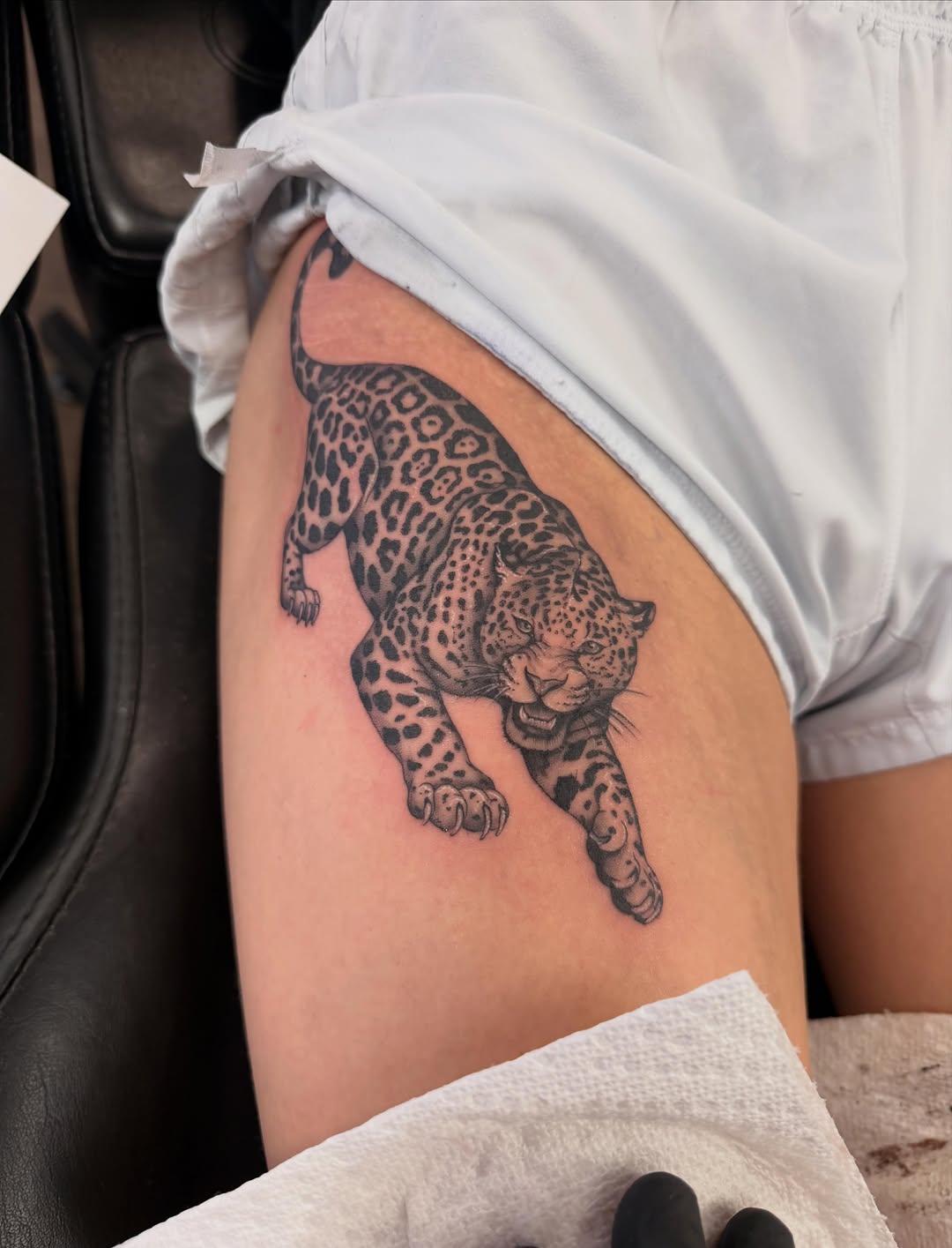 Tattoo by @valenlaskatattoos — realism, black_and_grey