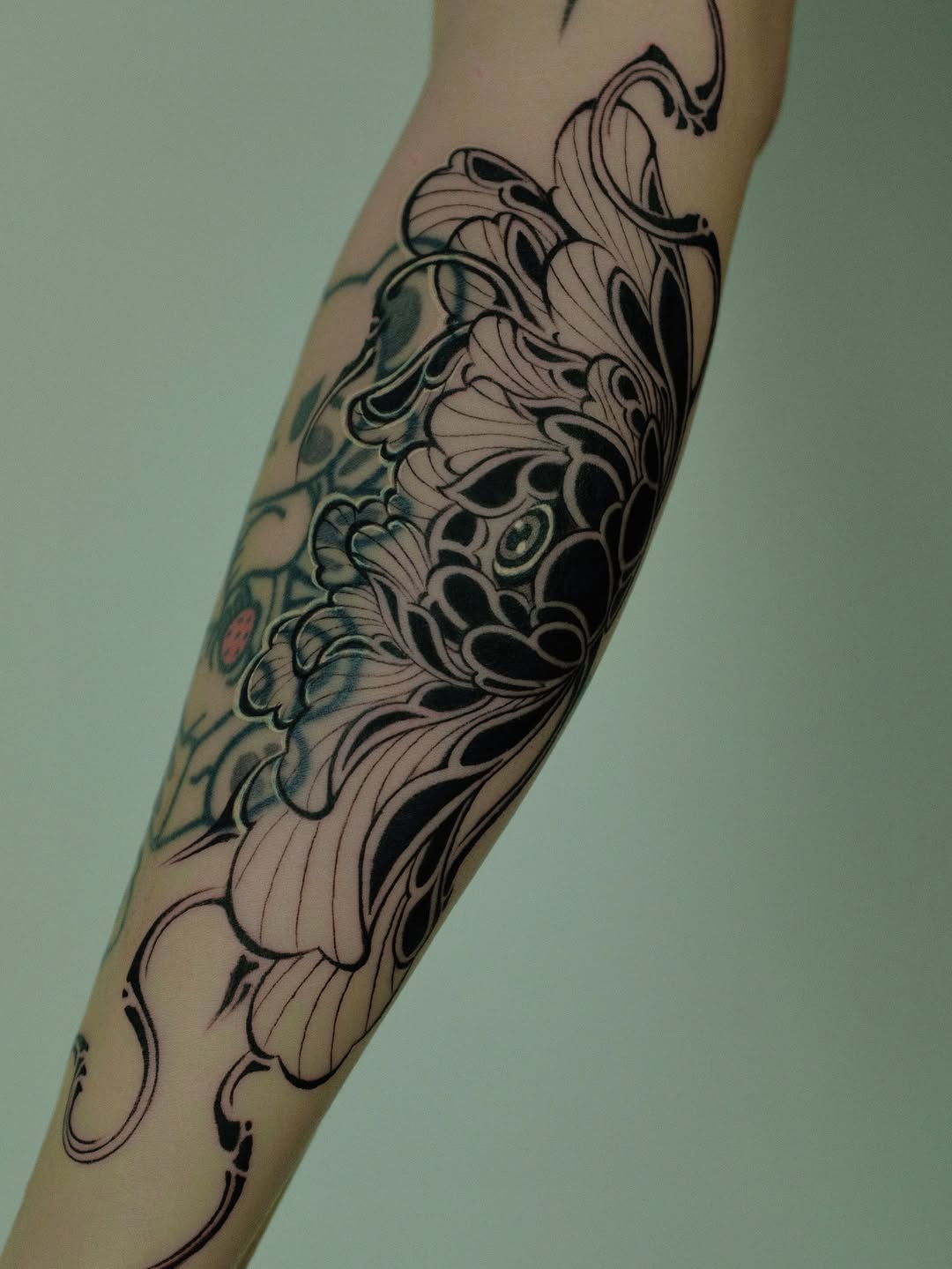 Tattoo by @xiaolun_tatt — japanese_irezumi, blackwork