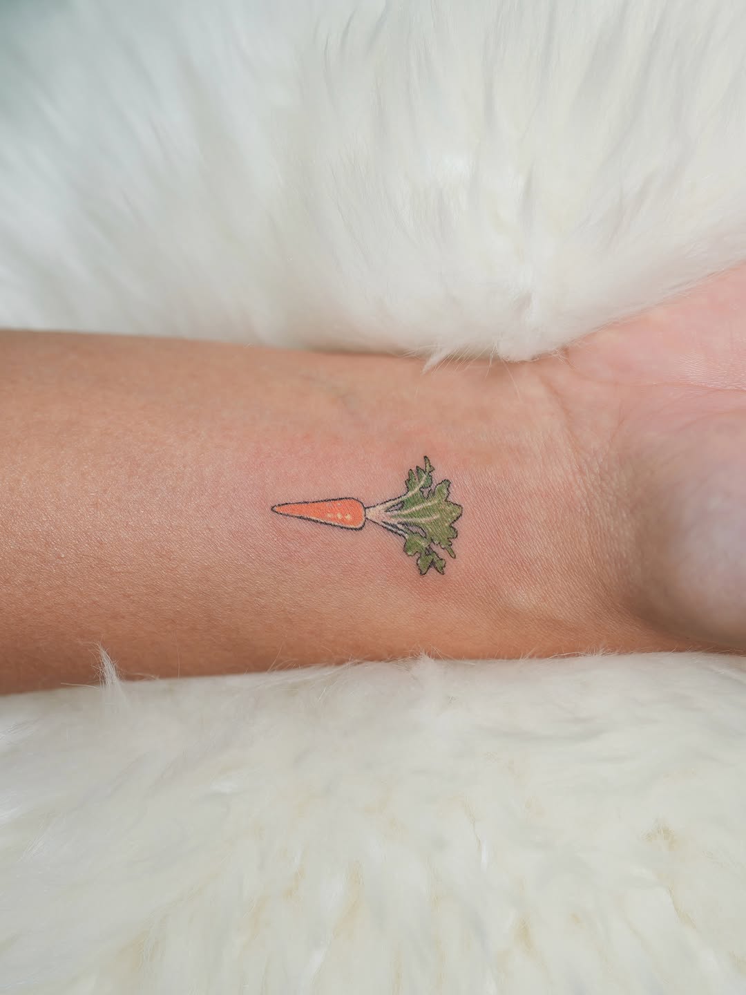 Tattoo by @ink_bijou β fine_line, minimalist