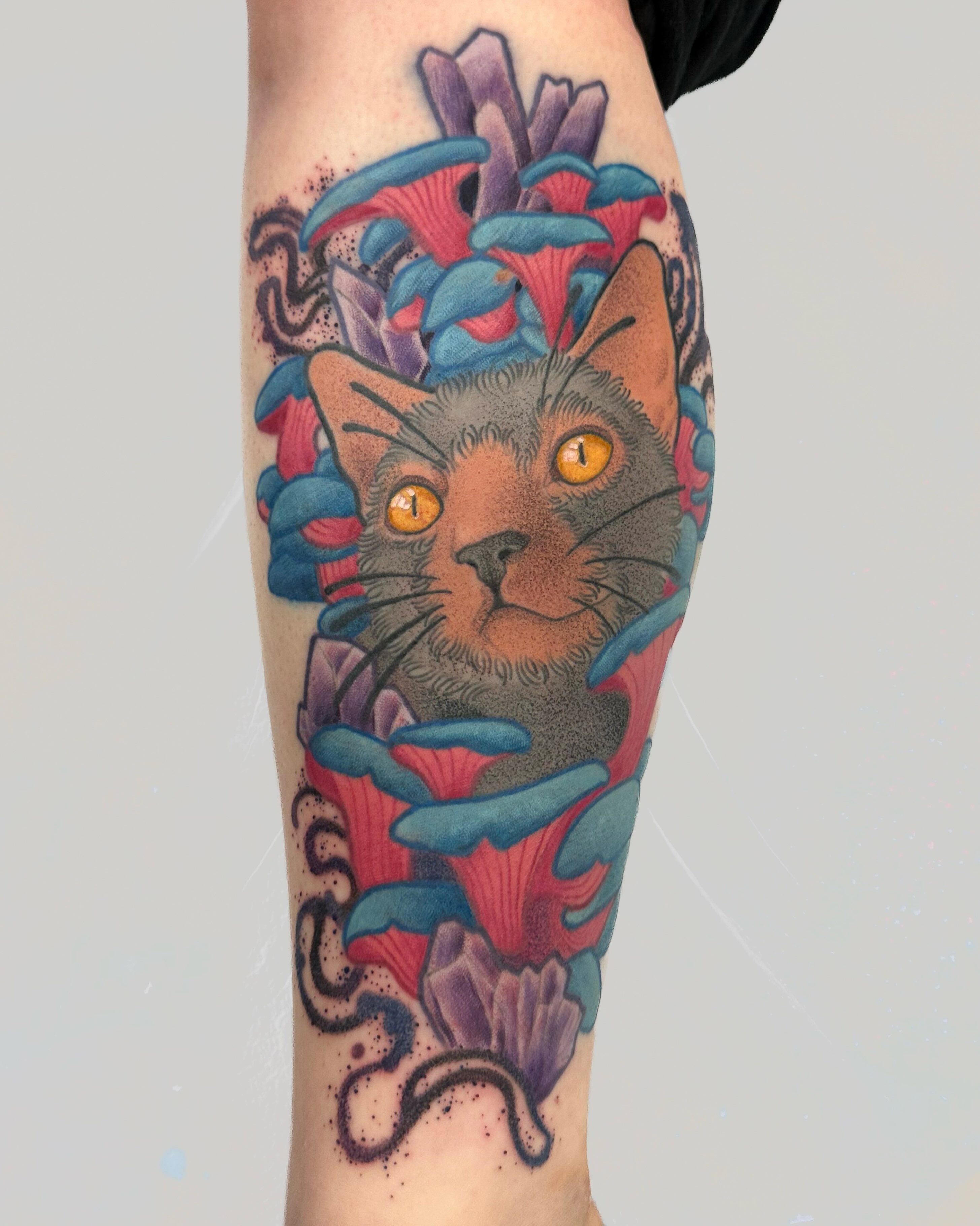 Tattoo by @theredcrownmagic — american_traditional