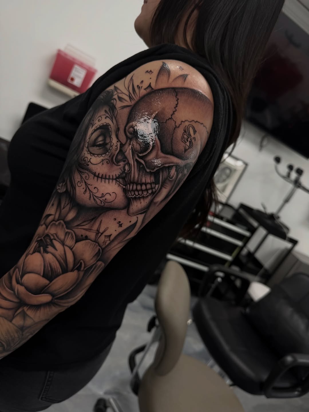 Tattoo by @moni.ca_tattoos — black_and_grey, realism