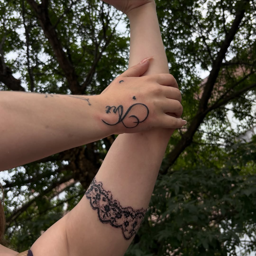 Tattoo by @erinhasagun β black_and_grey