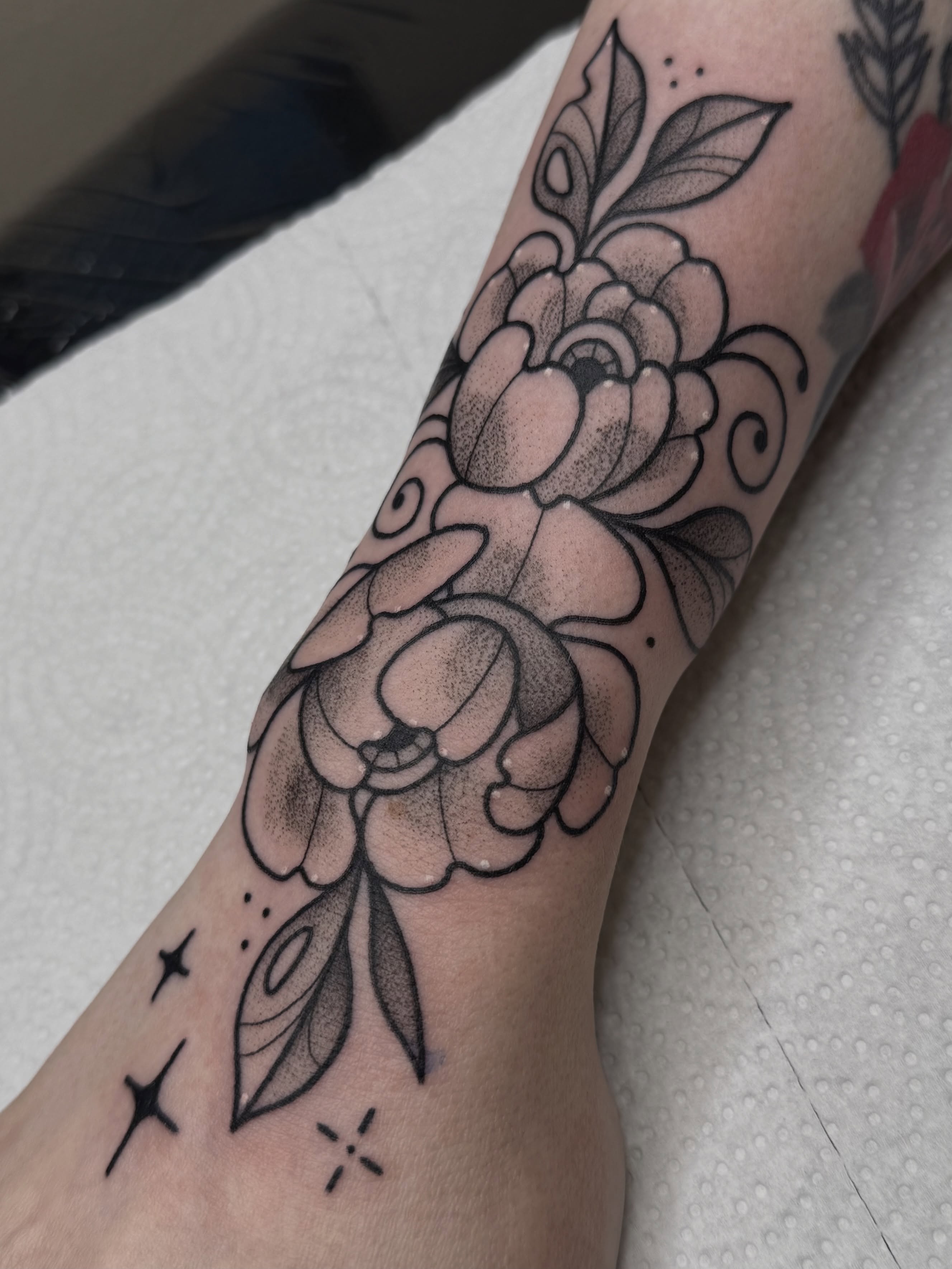 Tattoo by @beltanebeetattoo — dotwork, black_and_grey