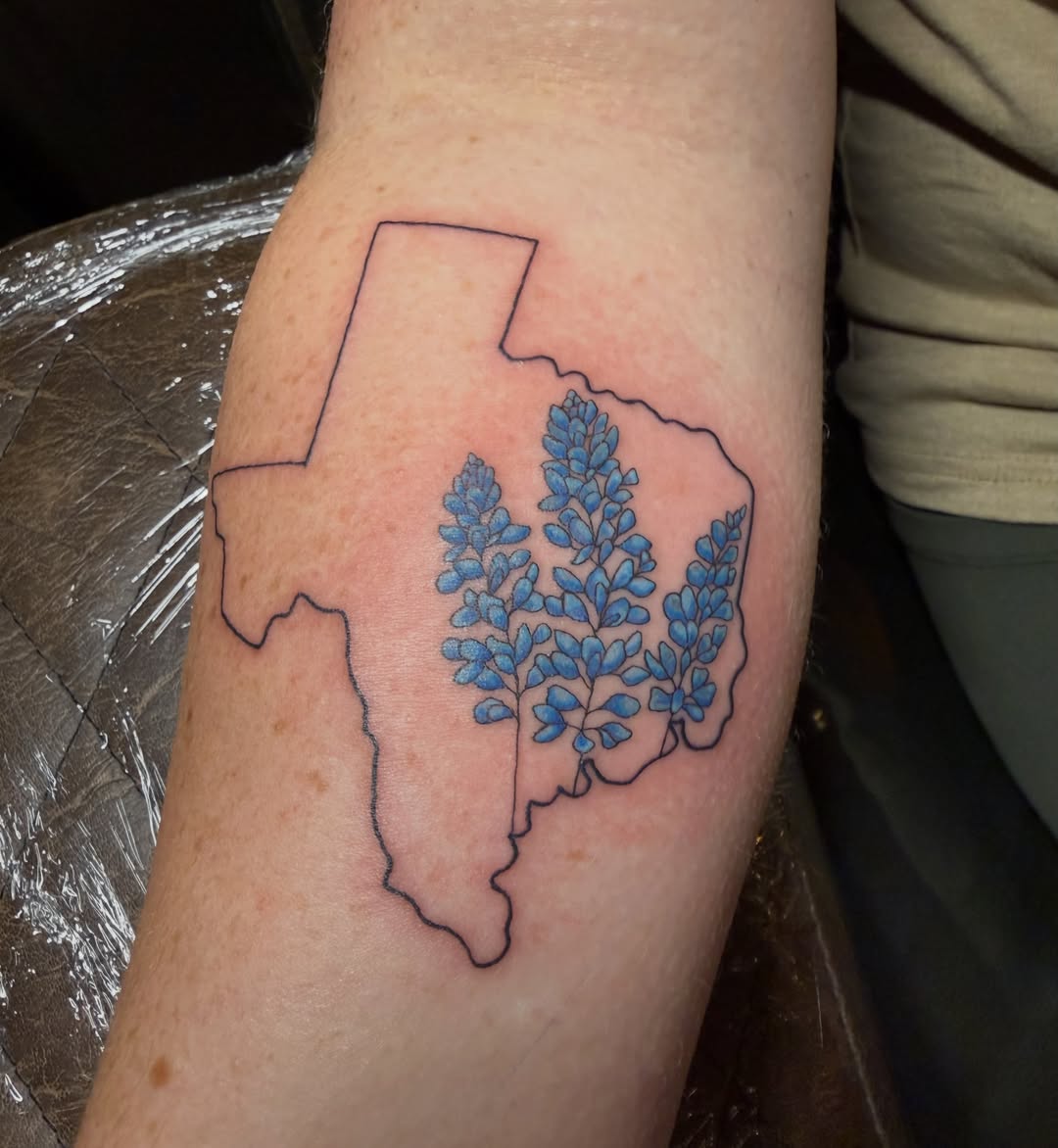 Tattoo by @the_chaotic_ginger — american_traditional