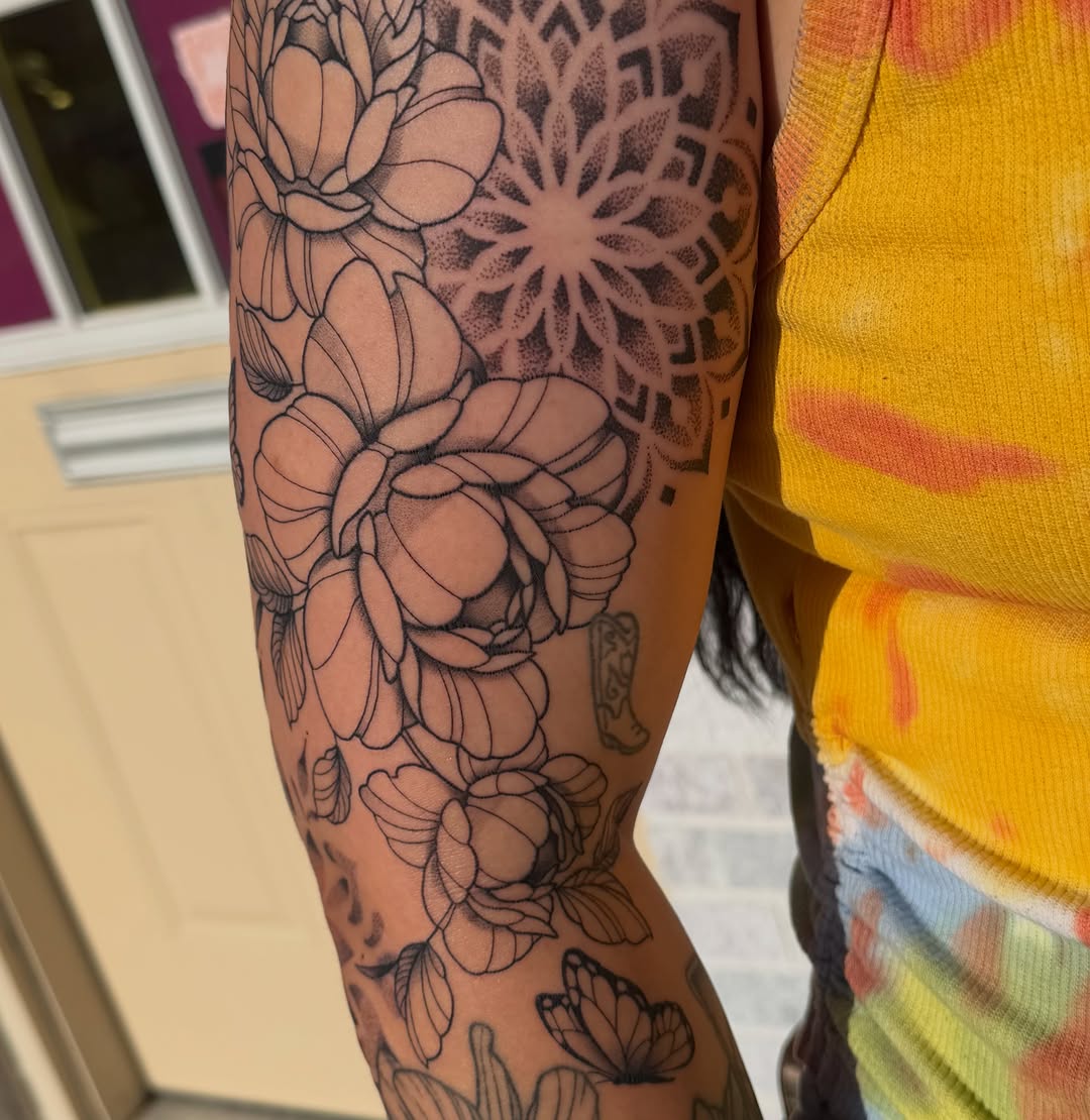Tattoo by @spookyboo_tattoos — dotwork, fine_line