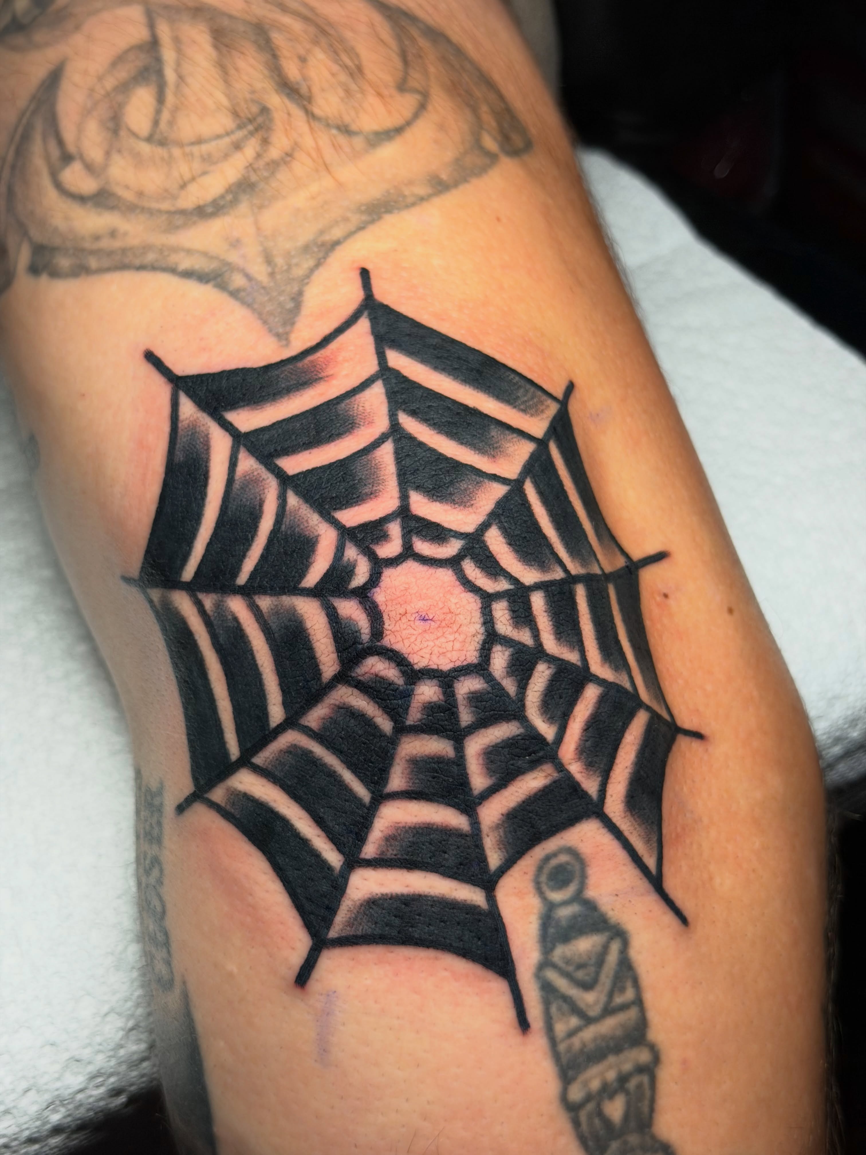 Tattoo by @behindboldlines โ black_and_grey